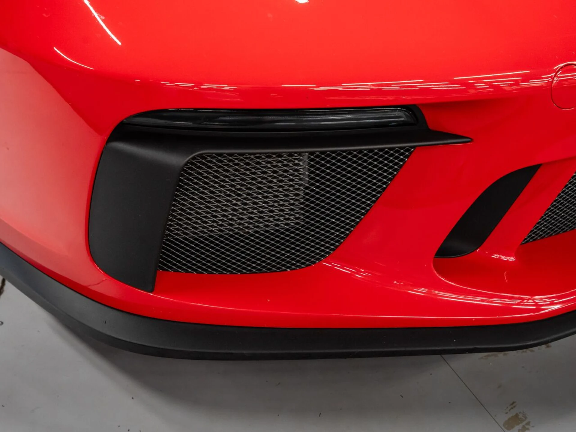 mph051_2953515415_porsche_911_2018_4670f1fa05