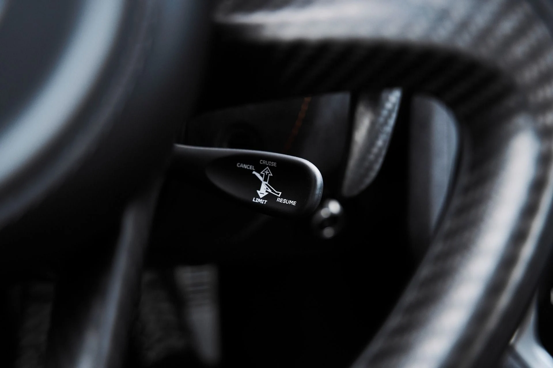 mph051_2957386813_Used_2024_Mc_Laren_750_S_1775006086_36377ef3c7