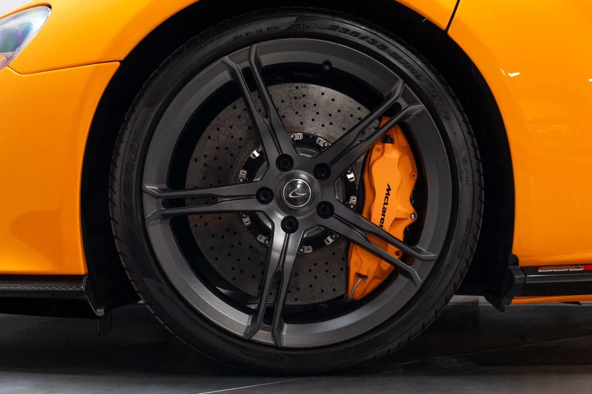 mph051_2976582226_Used_2015_Mc_Laren_650_S_Spider_1784647983_4bd04cefe8
