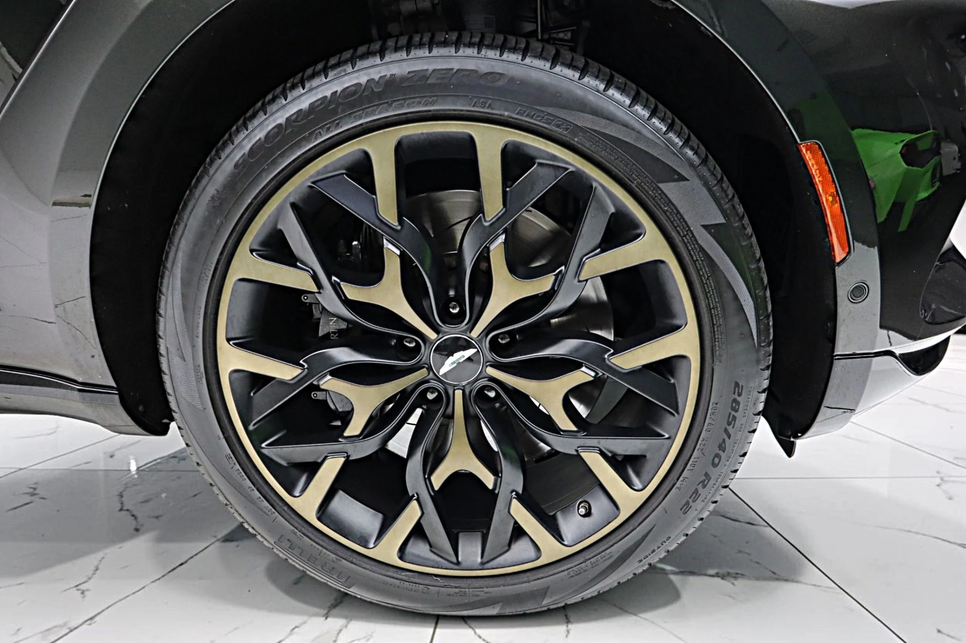 mph051_2983129722_Used_2021_Aston_Martin_DBX_f4067b4837