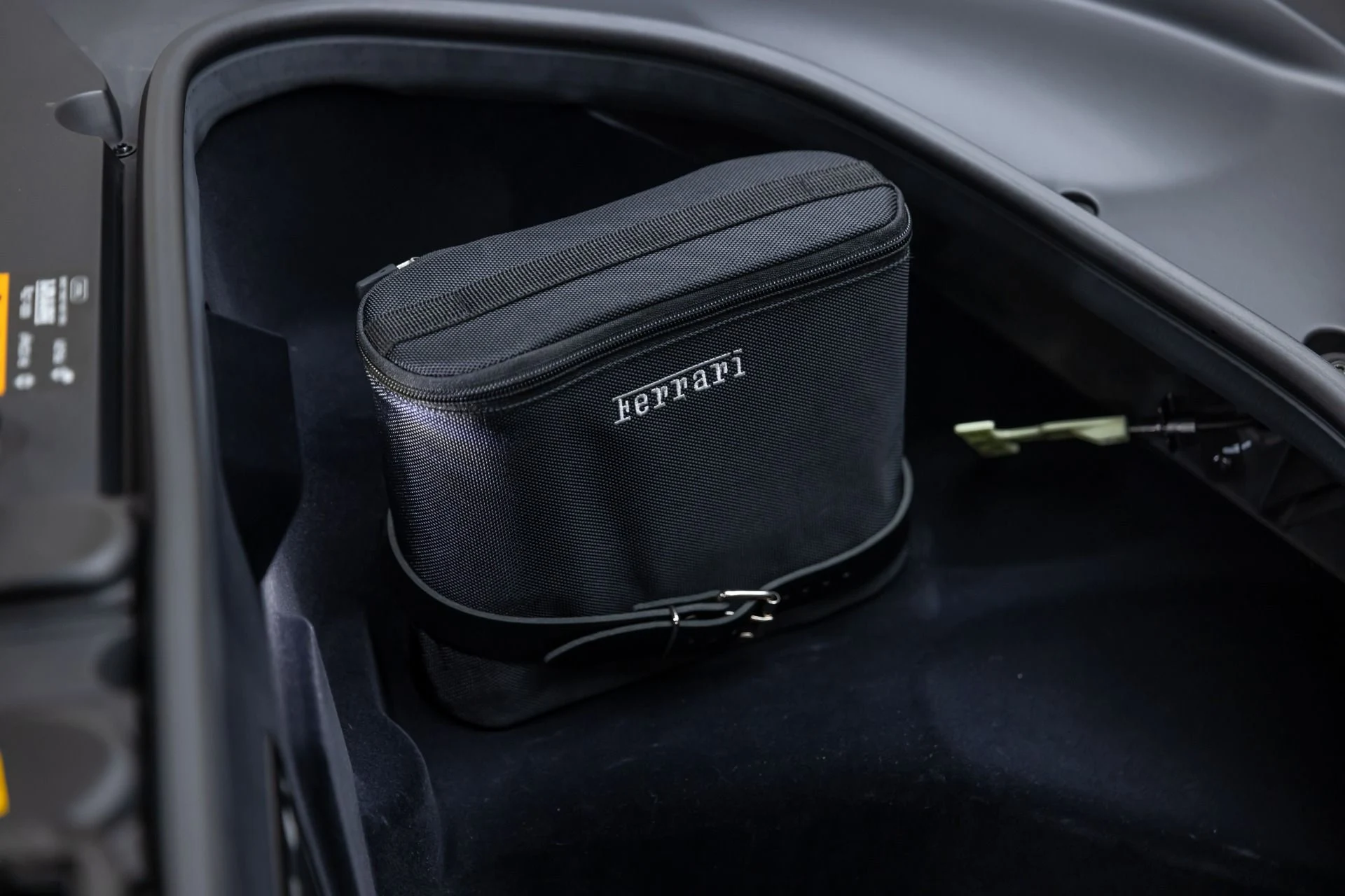 mph051_3053780417_13163_p52_l_5f62ea2ba2