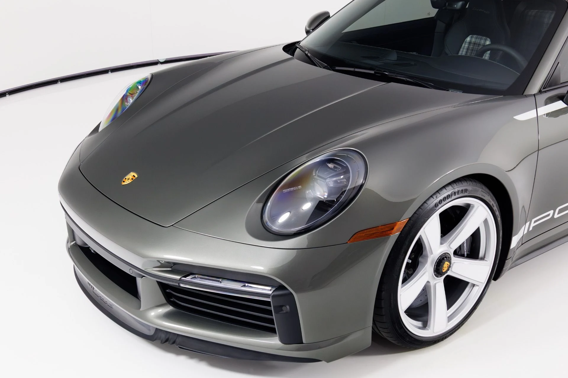 mph051_3058039067_Used_2025_Porsche_911_Turbo_50_Years_1769710001_741765ad31