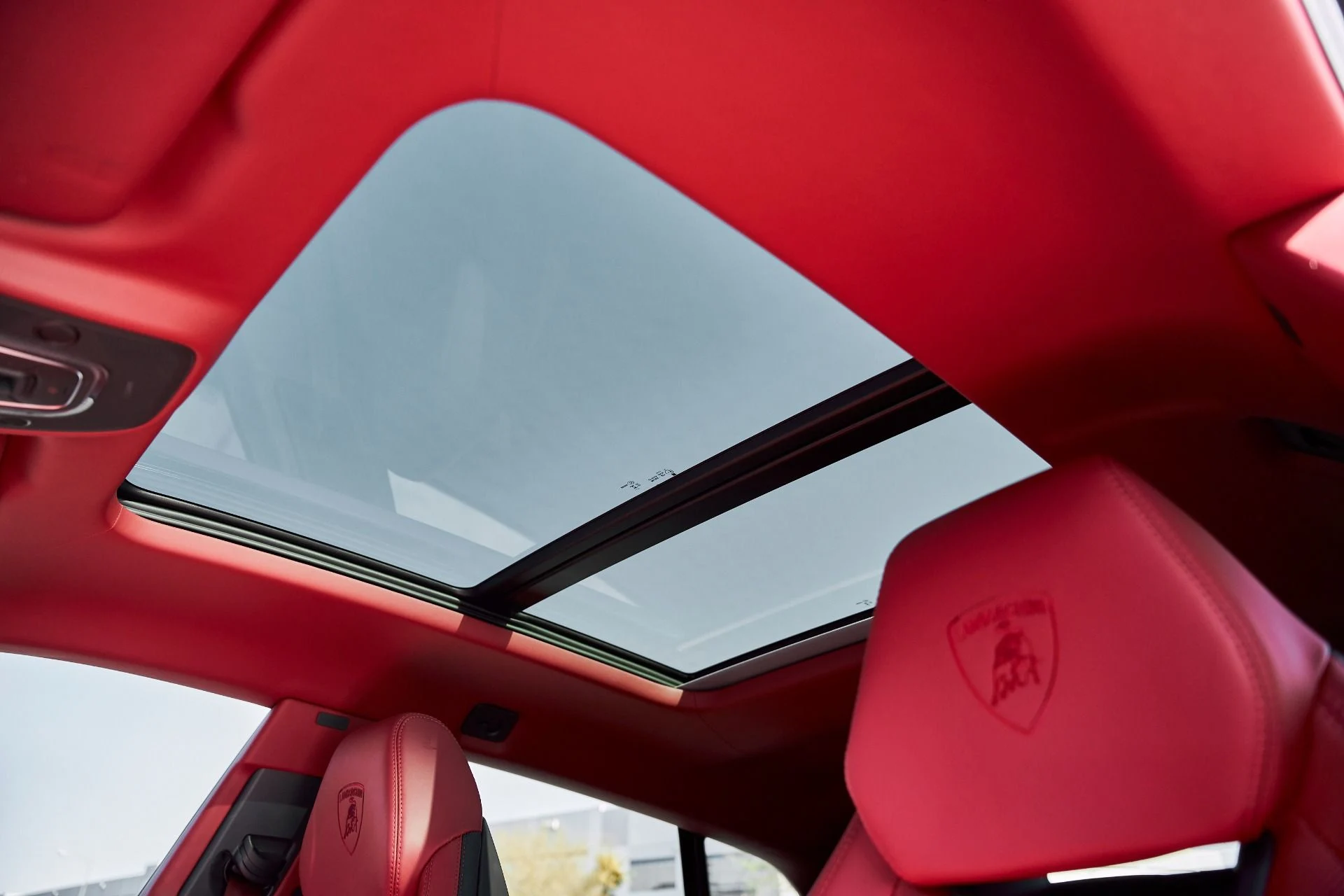 mph051_3058349739_Used_2024_Lamborghini_Urus_S_1769733300_5447742938