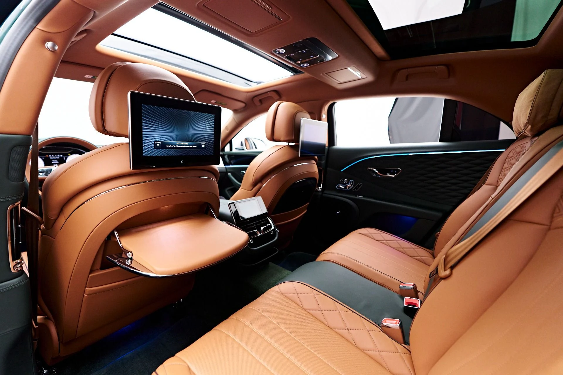 mph051_3065811804_Used_2024_Bentley_Flying_Spur_Mulliner_W12_1756173526_884683ce5a