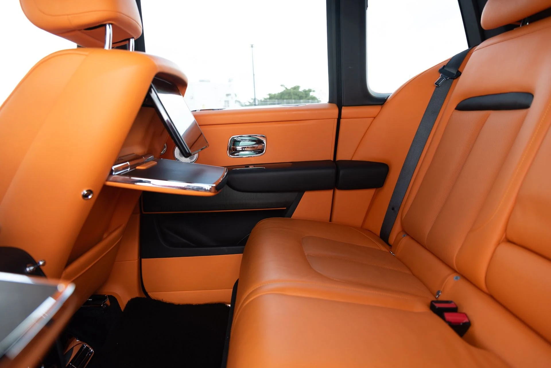 mph051_3077895690_Used_2020_Rolls_Royce_Cullinan_1764721010_c1b587aaab