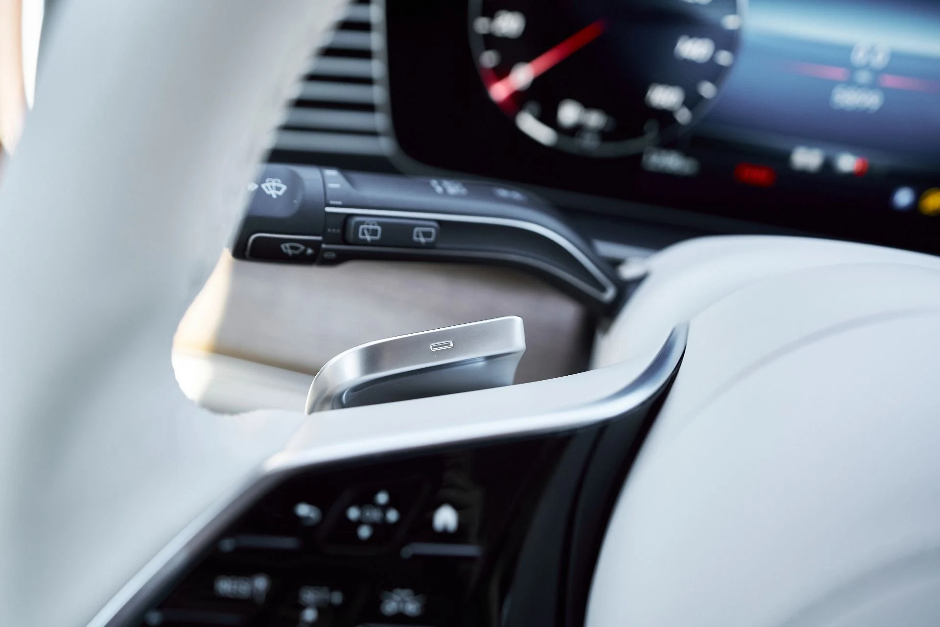 mph051_3095732285_Used_2024_Mercedes_Benz_GLS_Maybach_GLS_600_1762306401_e60991c515