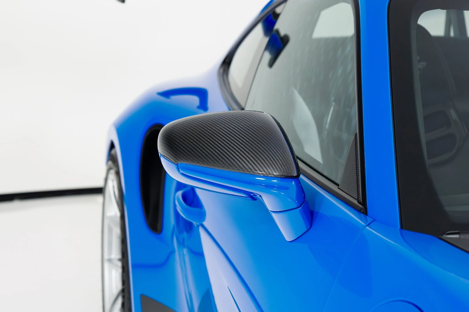 mph051_3144256552_Used_2024_Porsche_911_GT_3_RS_1771372597_6565eb0590