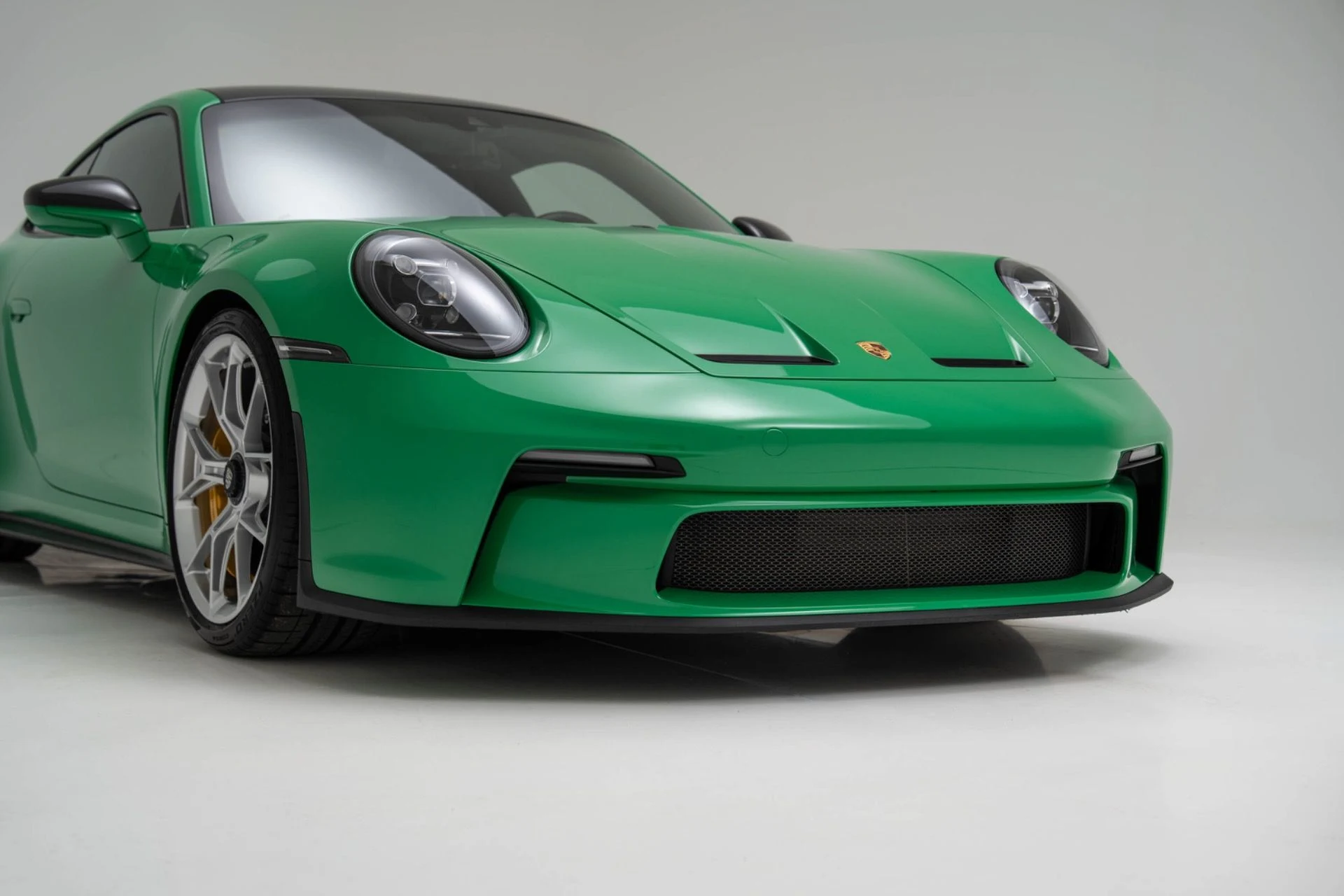 mph051_3154246182_Used_2022_Porsche_911_GT_3_Touring_1775584406_5fd008be32