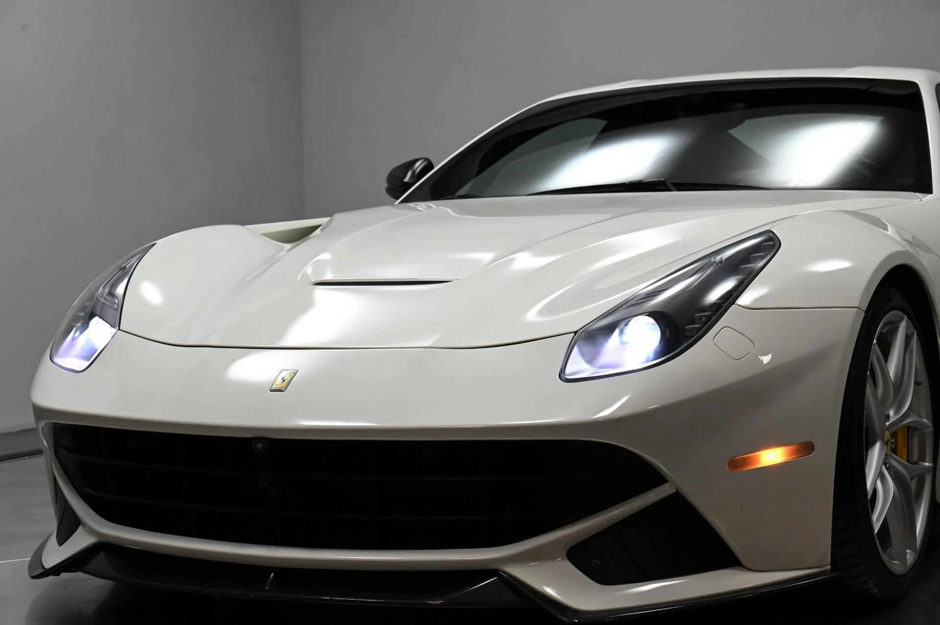 mph051_315906096_Used_2015_Ferrari_F12_Berlinetta_1770858306_07533c70c9