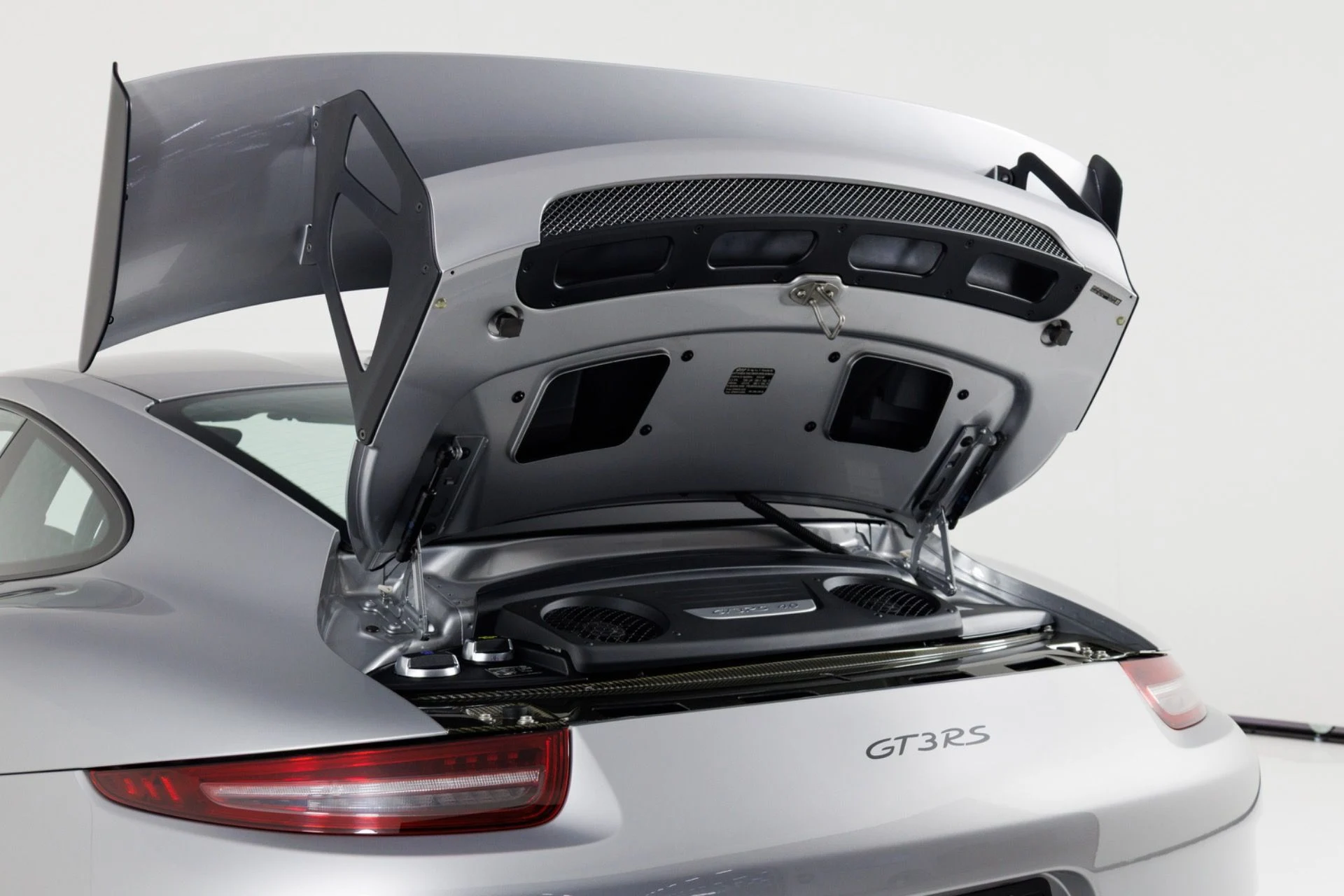 mph051_3176210920_Used_2016_Porsche_911_GT_3_RS_1782496724_5ff15c00d6