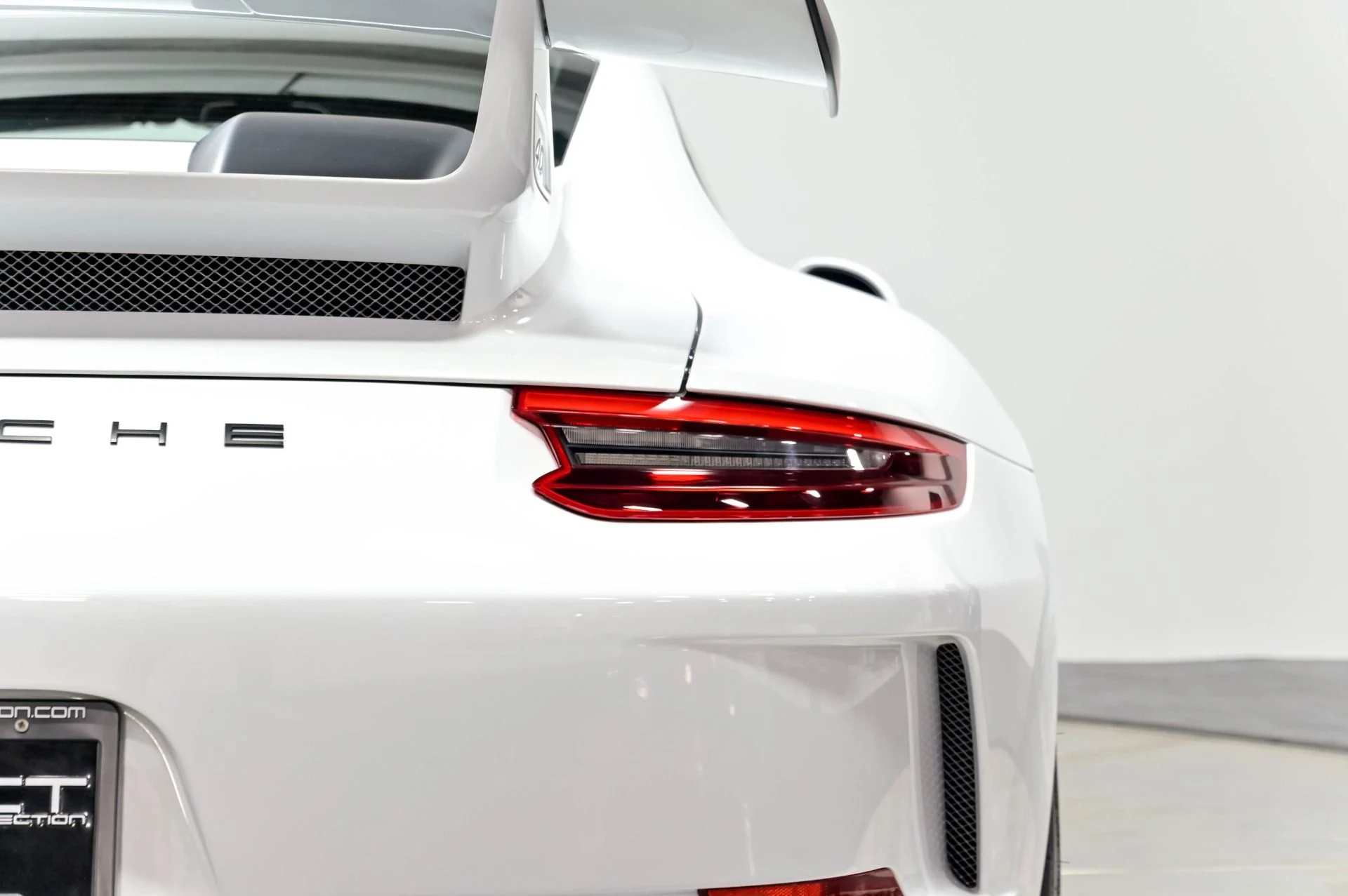 mph051_3176740758_Used_2018_Porsche_911_GT_3_1778195447_486e0d1534