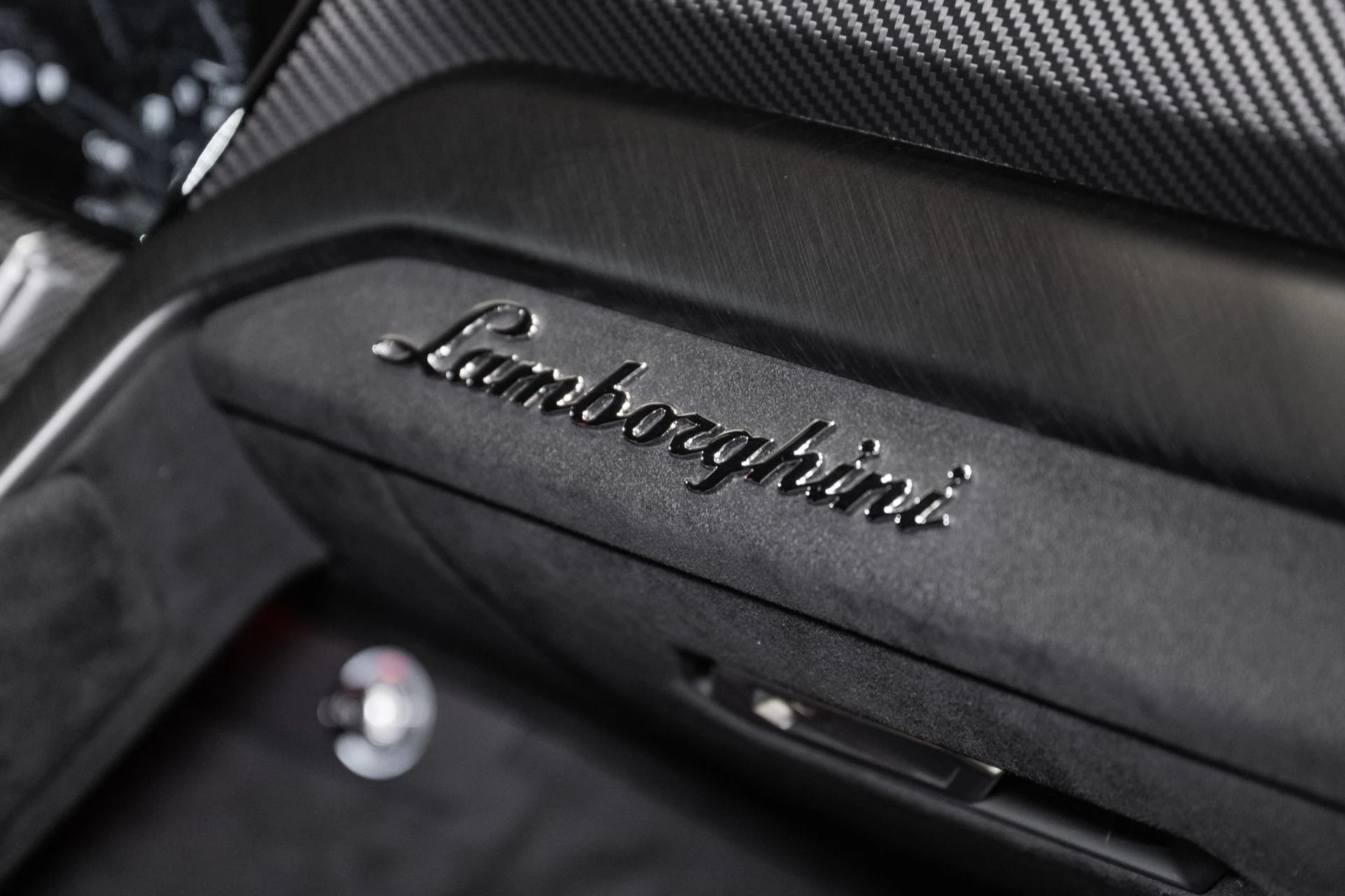 mph051_3214721455_New_2024_Lamborghini_Urus_Performante_1785778514_bf4f33e3cb