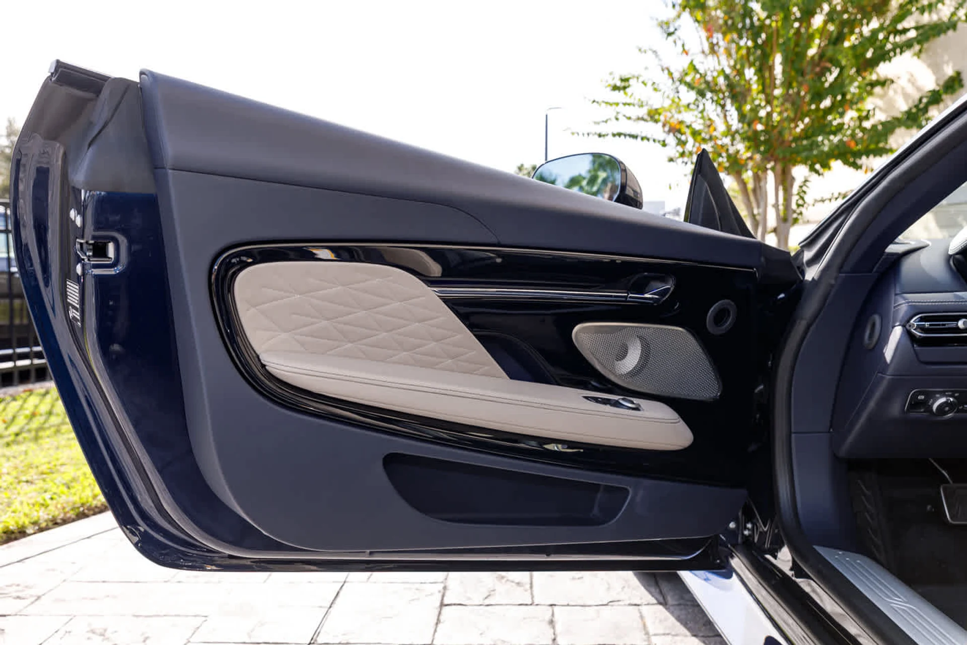 mph051_3227445175_52_ed430e35de