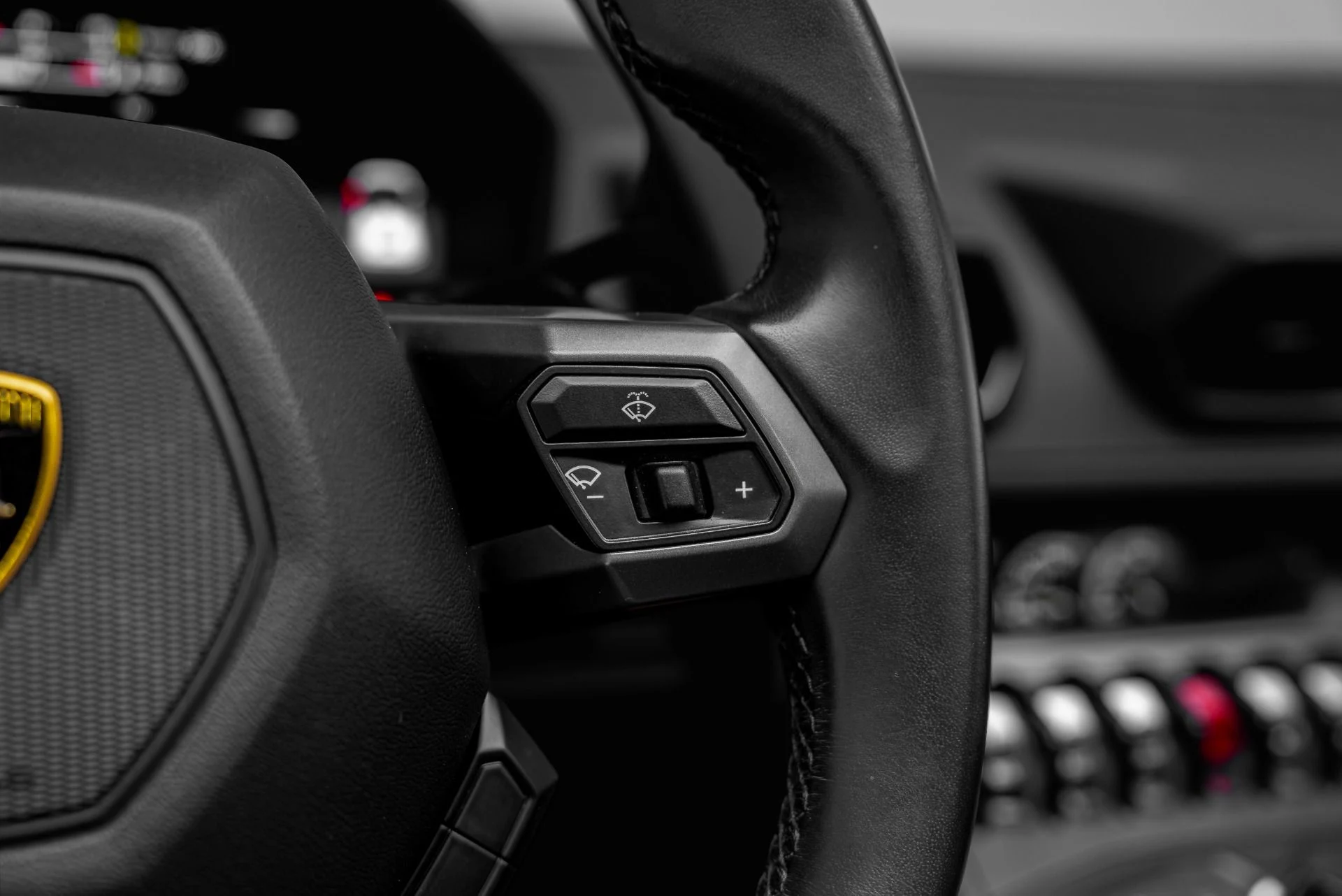 mph051_3232151859_Used_2017_Lamborghini_Huracan_LP_580_2_Spyder_1787204875_405678203f