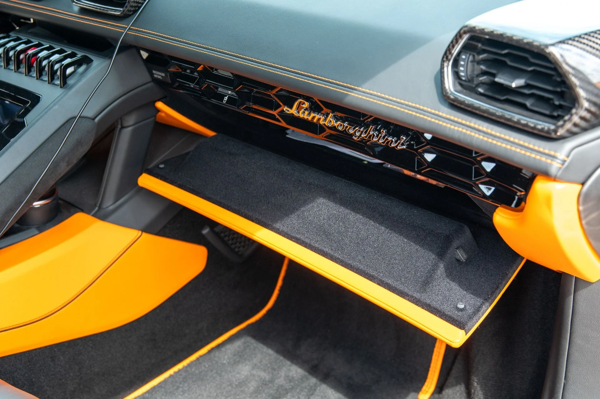 mph051_3237278785_Used_2021_Lamborghini_Huracan_EVO_1753824342_08a705d8fd