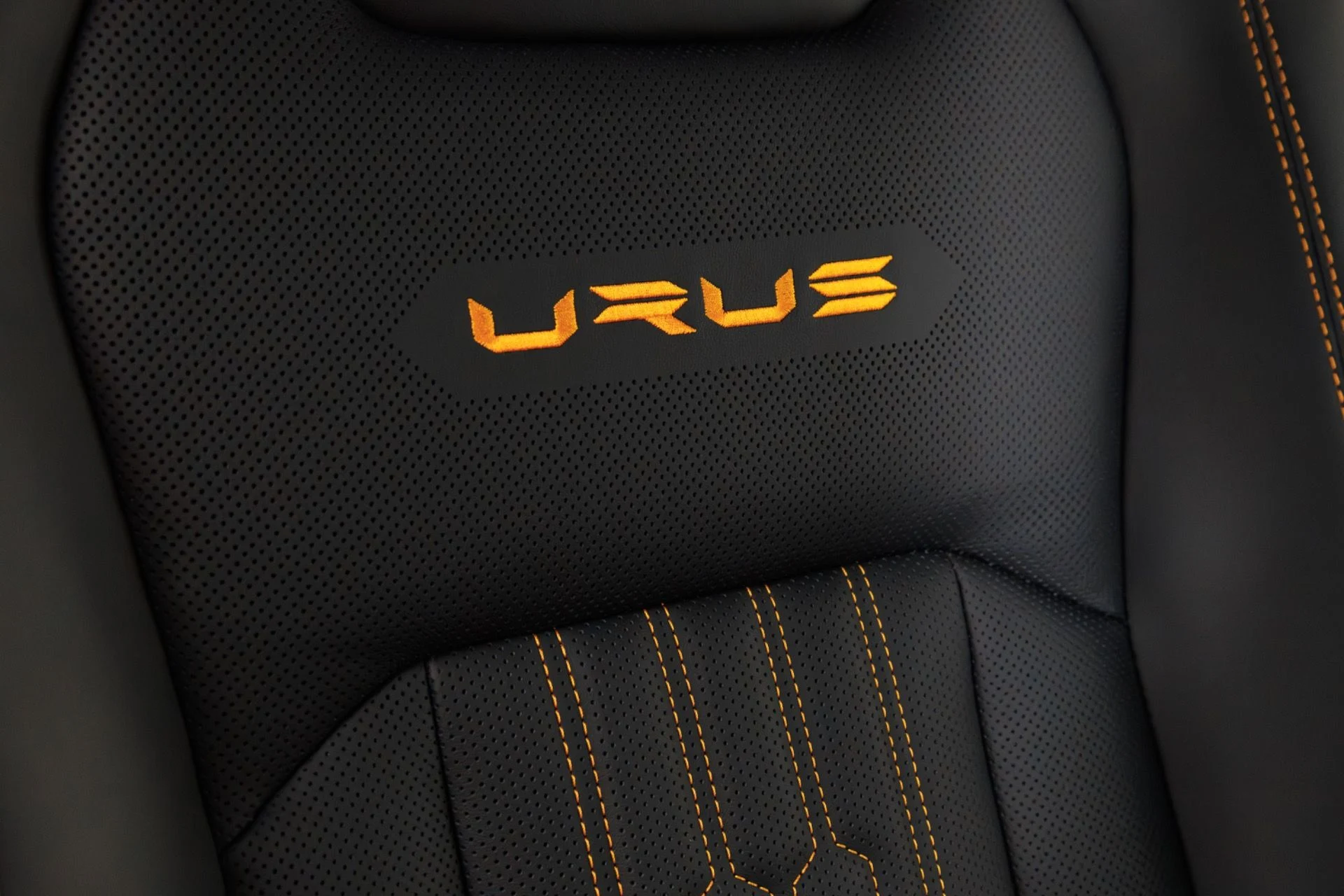 mph051_3275820067_Used_2024_Lamborghini_Urus_S_1775674860_05fdb64bb9