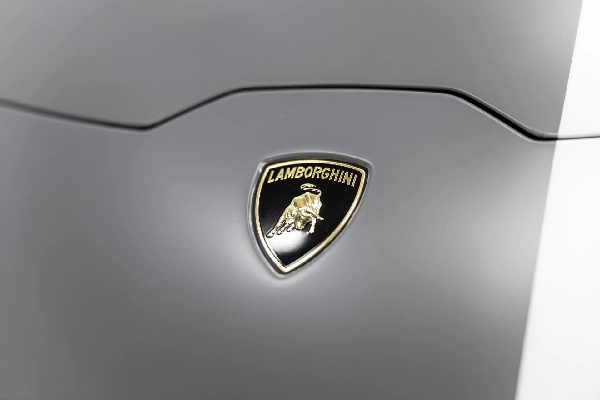 mph051_3282504076_Used_2017_Lamborghini_Huracan_1765410503_9ad70679b6