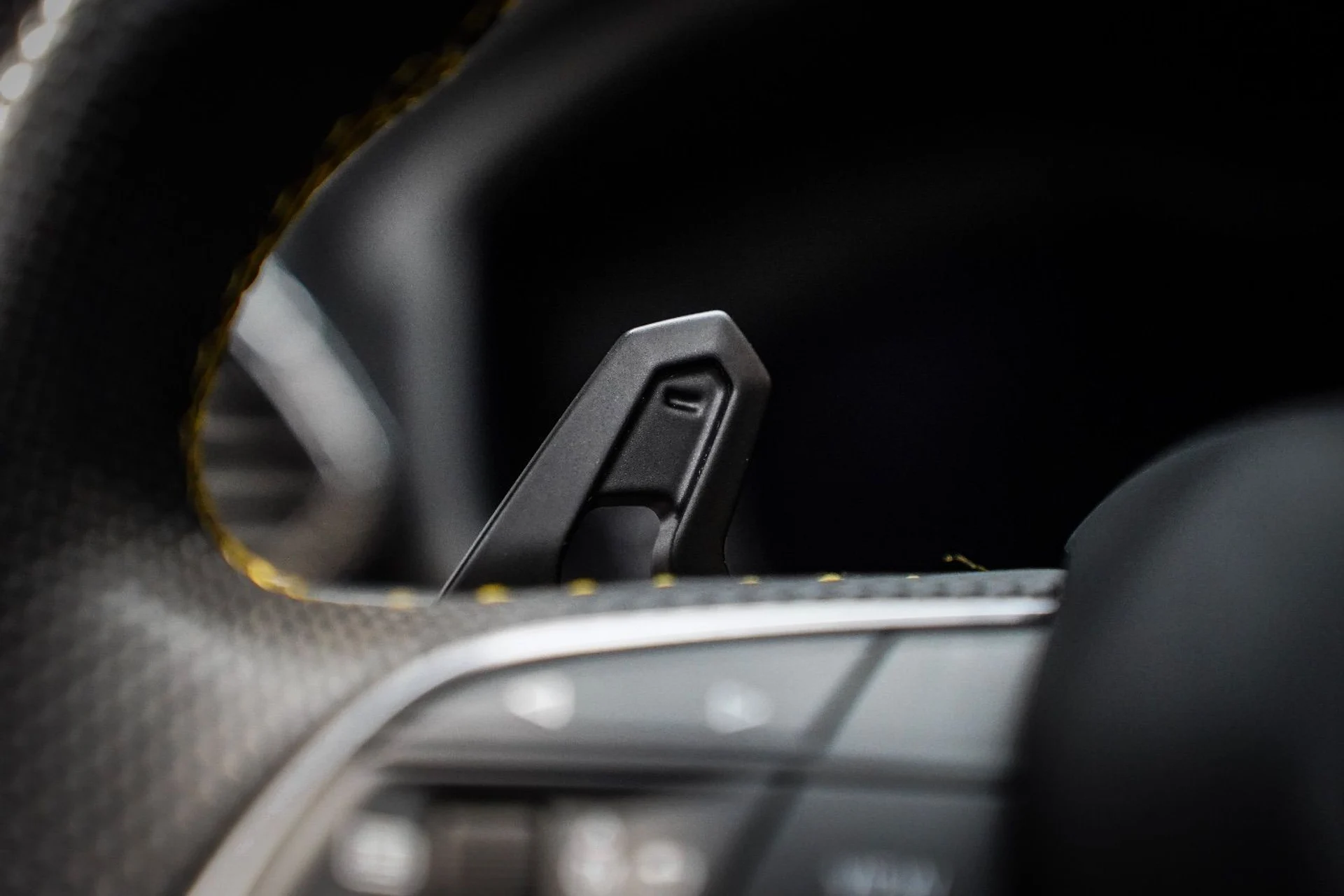 mph051_3283990311_37414663_00776_2020_lamborghini_urus_042_c4cf1b2ad4