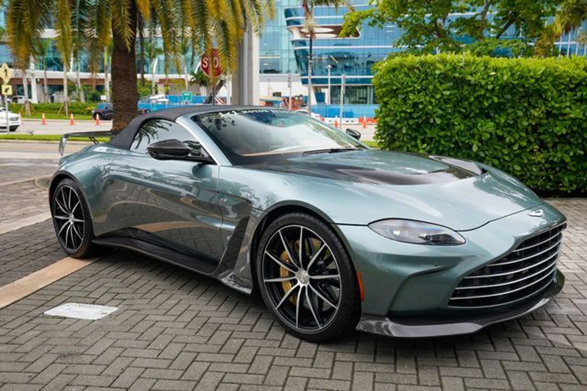 mph051_3300732395_22938048_52_2cd2b8f995