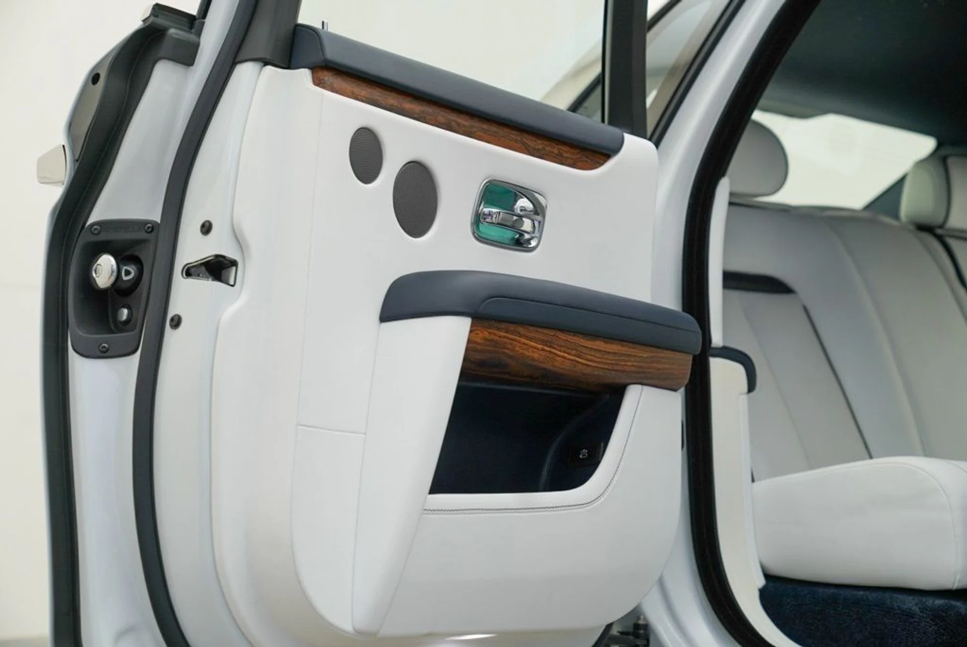 mph051_3316242214_gae00qra0xsye8d84nh73xy4llqq_030327ae50