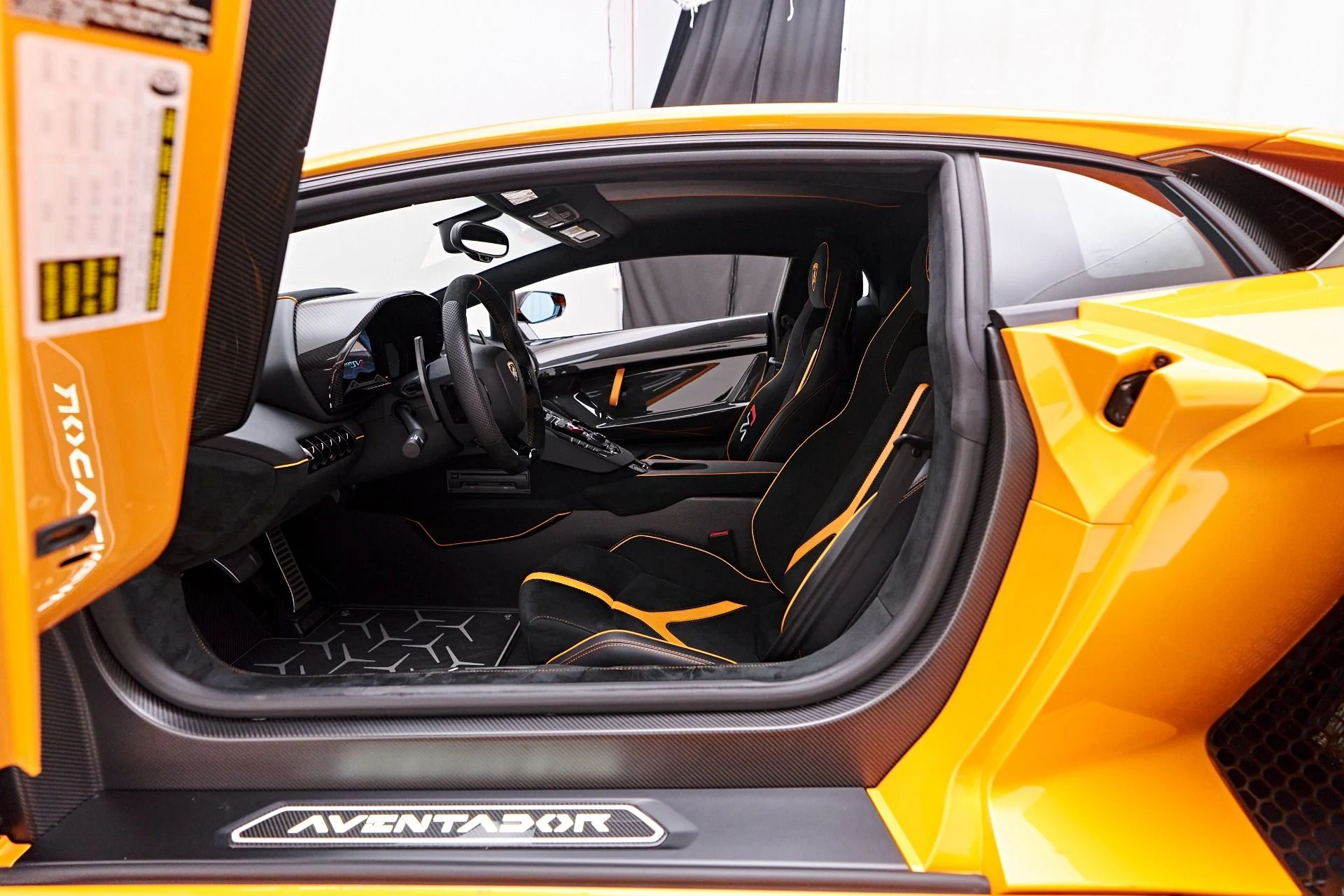 mph051_3327680767_Used_2021_Lamborghini_Aventador_SVJ_Base_1755224573_09ffffa2cc