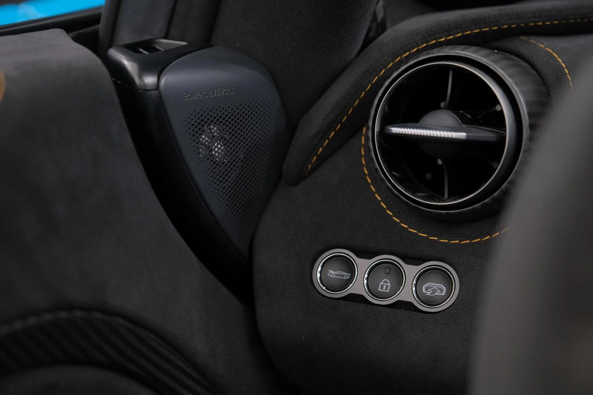 mph051_3328068353_57c3fce3e07775c7b07c773d6b7b6b86_6c36ddfd45