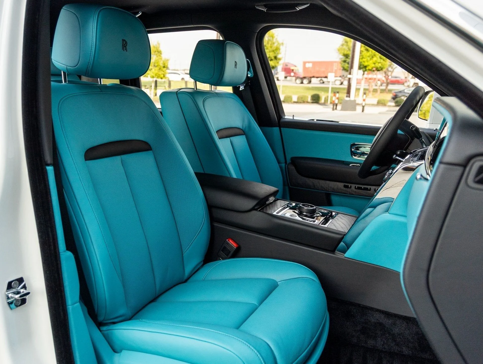 mph051_3344429235_52_eb762fee1c