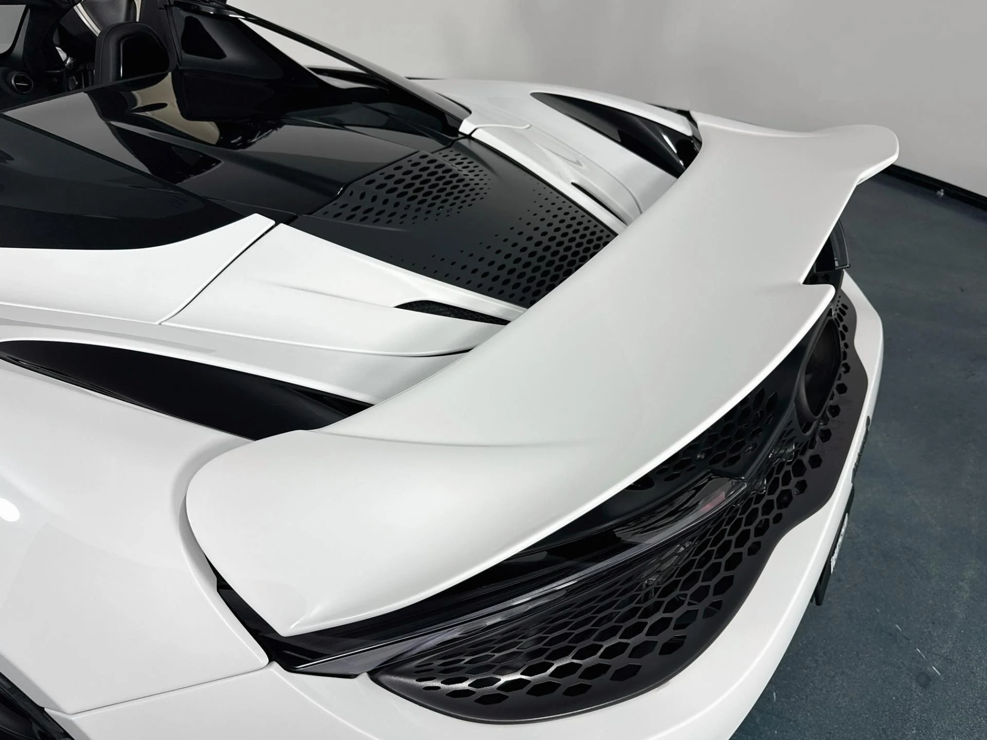 mph051_3352422818_Used_2024_Mc_Laren_750_S_Spider_1788340249_e3885e9168