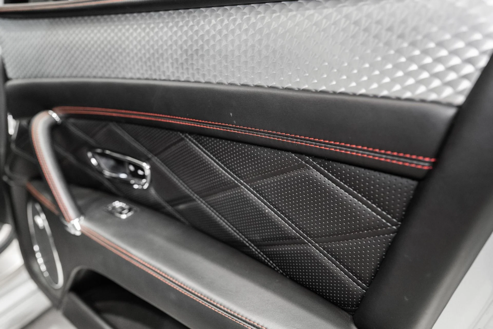 mph051_3366262693_Used_2014_Bentley_Flying_Spur_1764428362_d32313ac60