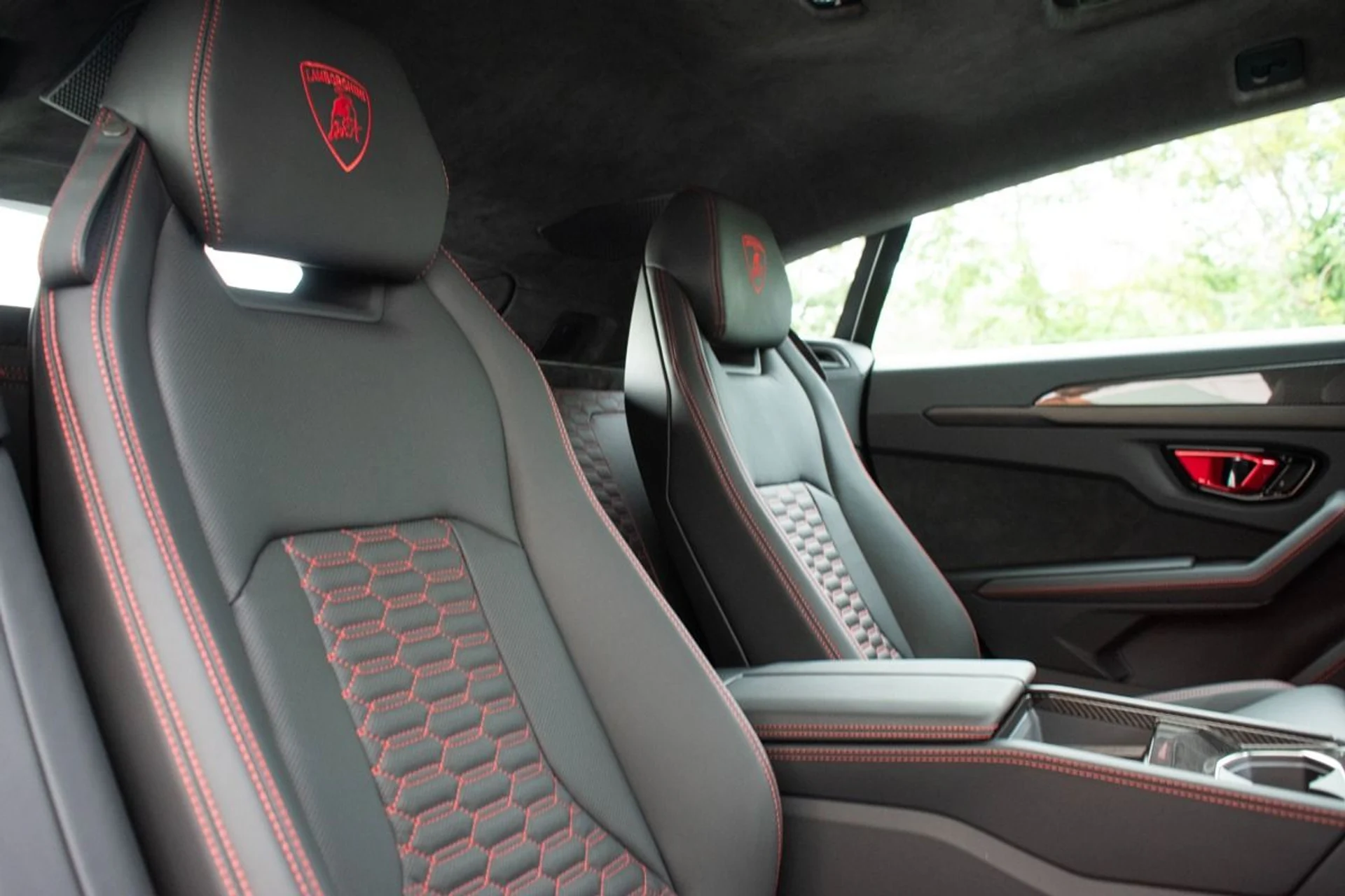 mph051_3370017851_Used_2024_Lamborghini_Urus_S_1736004526_b462aba53d