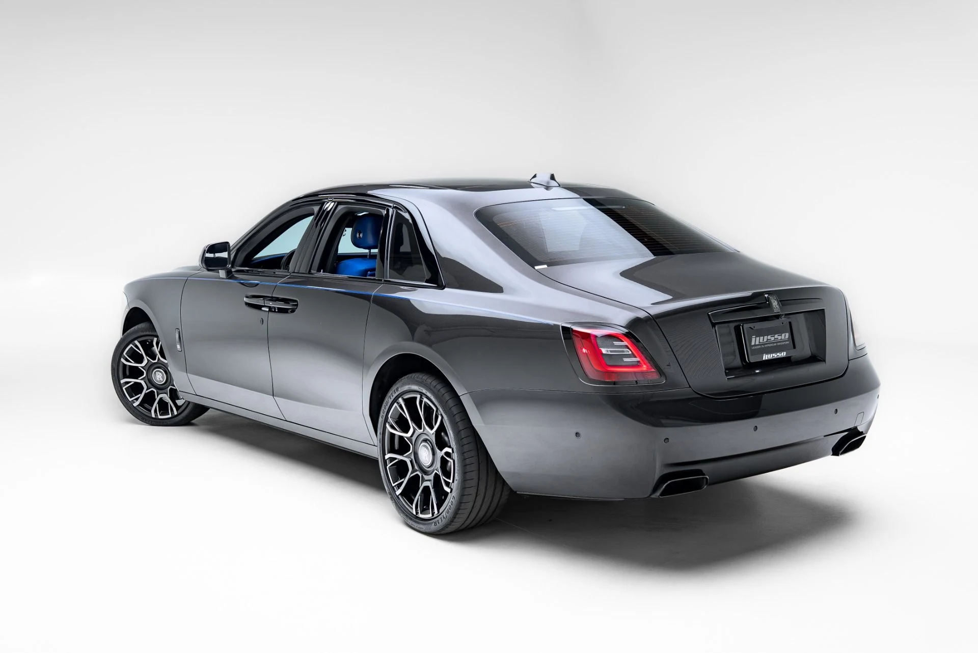 mph051_3375446920_Used_2023_Rolls_Royce_Black_Badge_Ghost_1776469984_9c8e225cf9