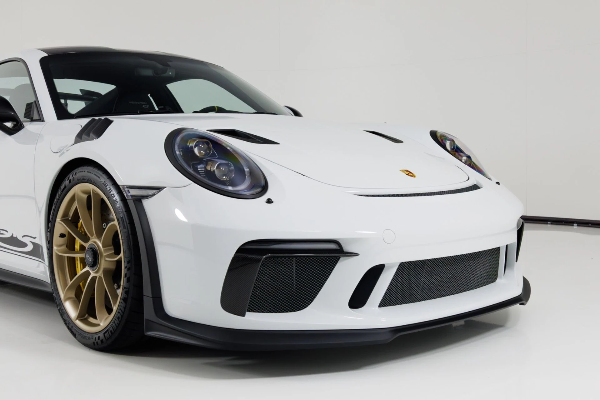 mph051_3387570101_Used_2019_Porsche_911_GT_3_RS_1774651737_21cb452995