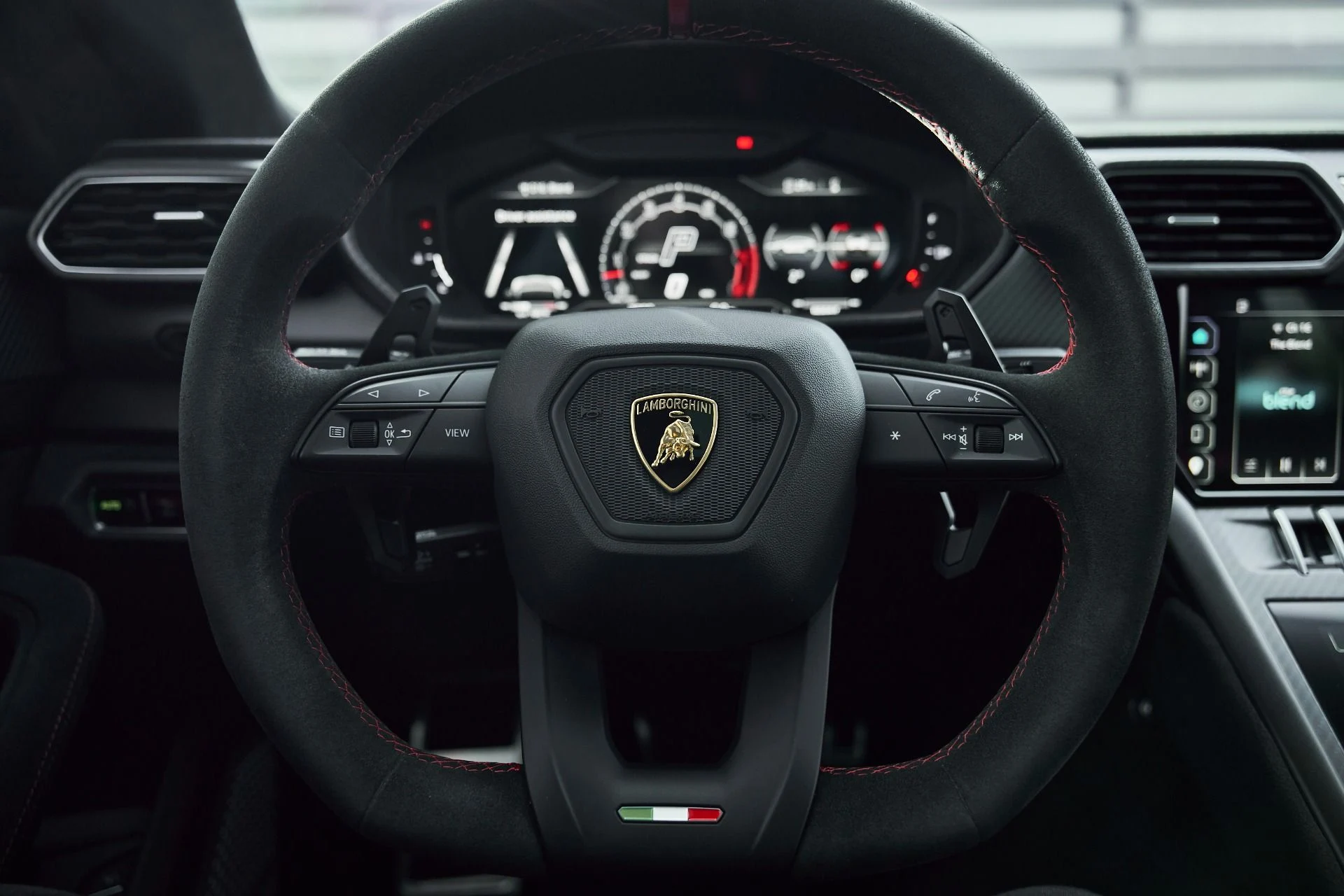 mph051_3391465228_Used_2023_Lamborghini_Urus_Performante_1771116681_2e539867ff