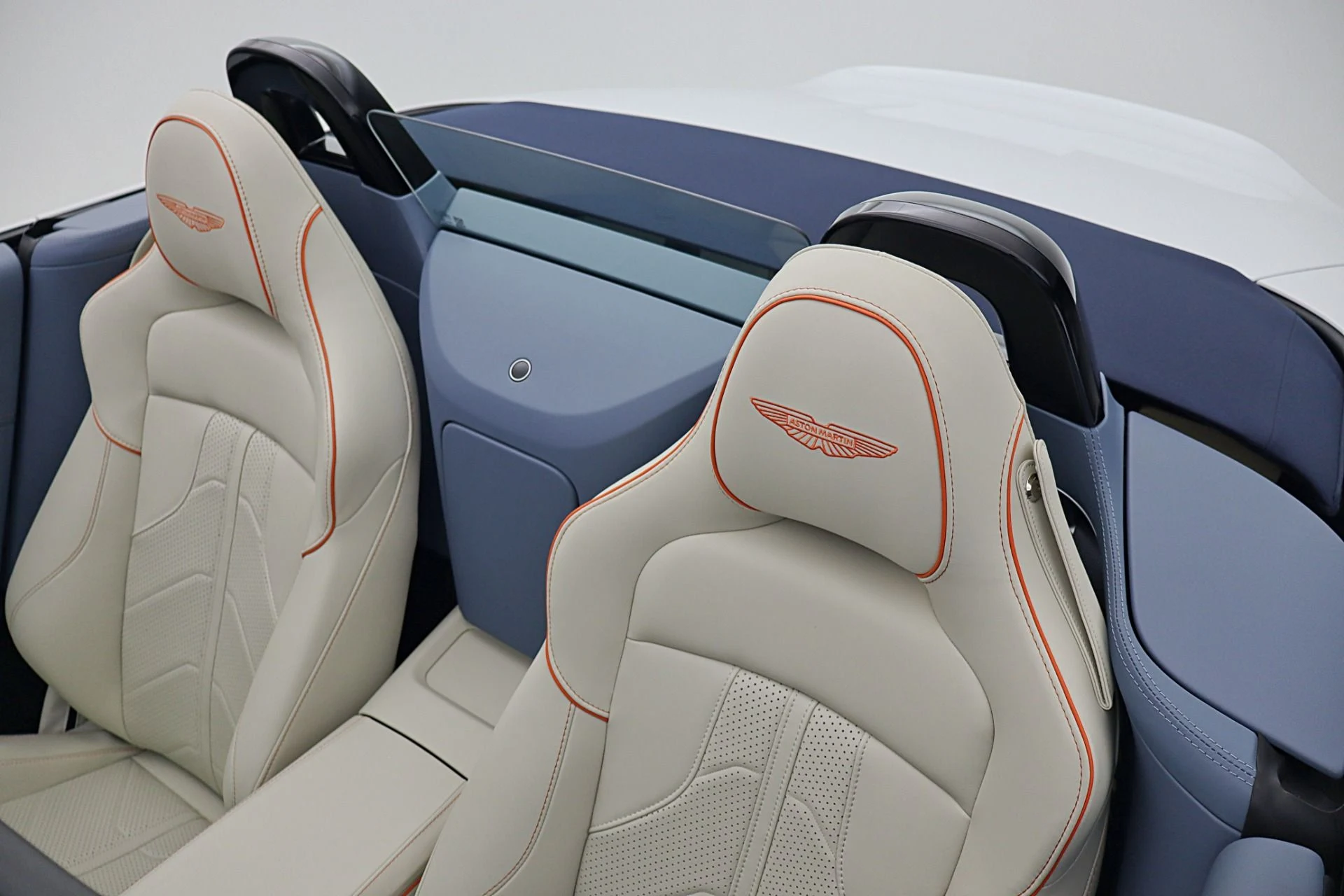 mph051_3399304768_New_2026_Aston_Martin_Vantage_Roadster_ac5fc7625f