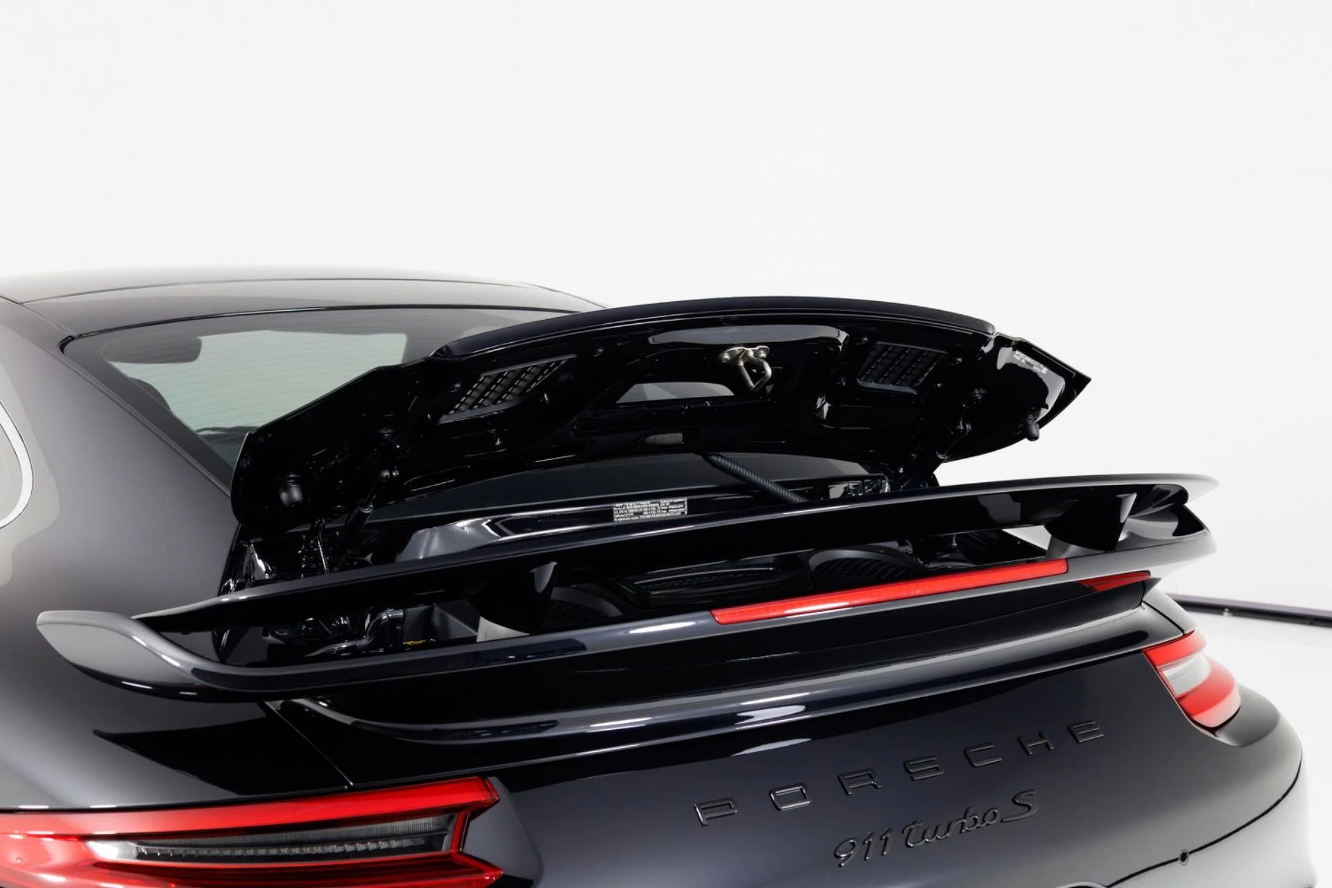 mph051_3405012857_Used_2017_Porsche_911_Turbo_S_1773337589_123f721db0