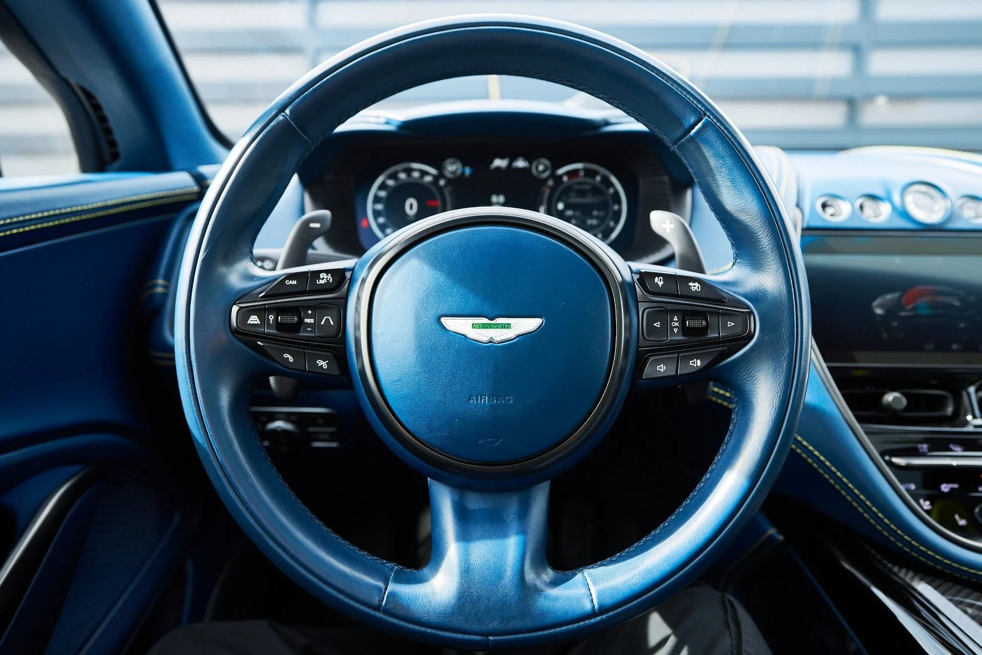 mph051_3409895169_Used_2023_Aston_Martin_DBX_707_1762900396_ad661c7d40