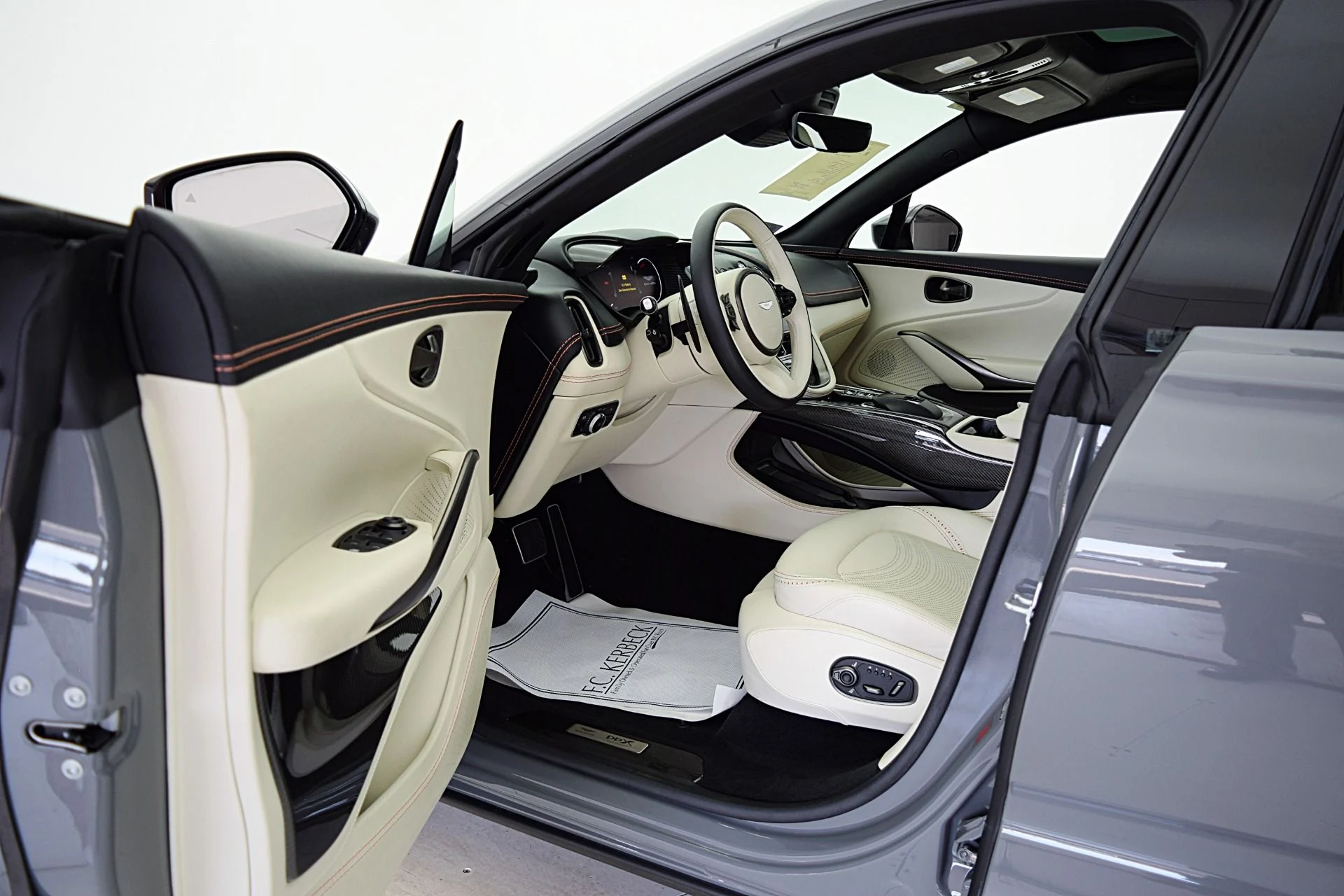 mph051_3414811325_Used_2022_Aston_Martin_DBX_a590610d00