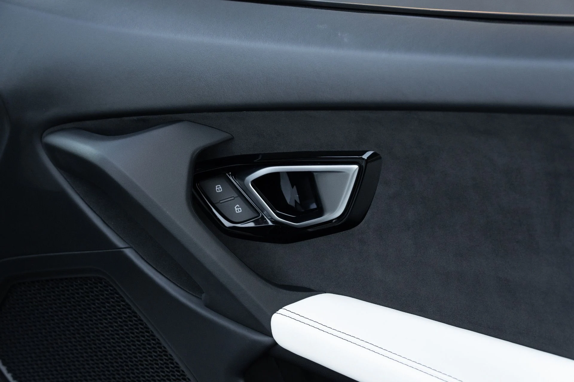 mph051_3418498595_Used_2016_Lamborghini_Huracan_LP_610_4_1771995626_e40decea8d