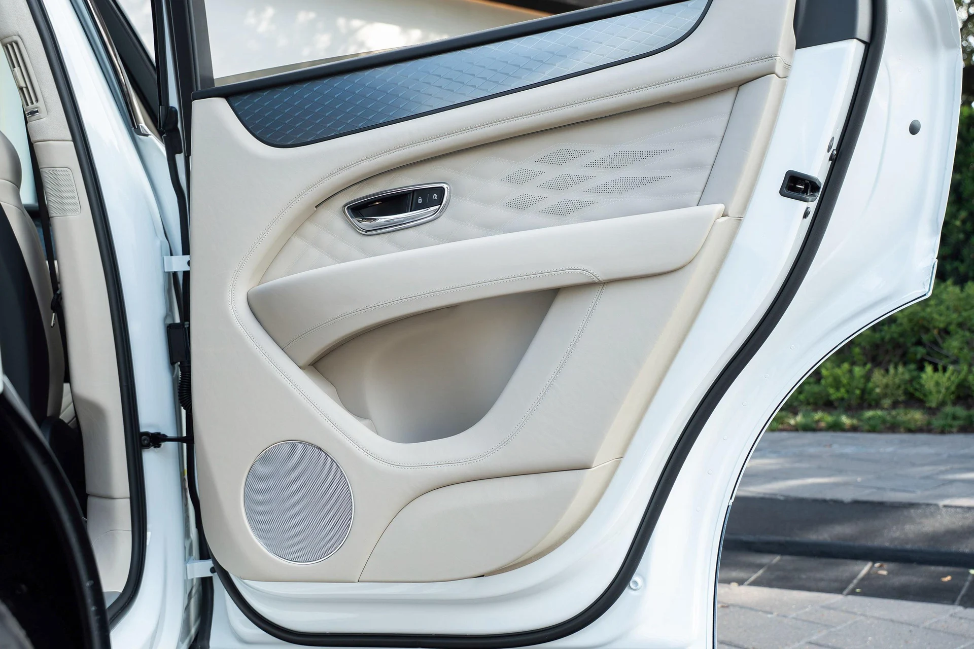 mph051_342107954_462758411_6954bfa54e73cd9f103f4ef3_60dc8a17db