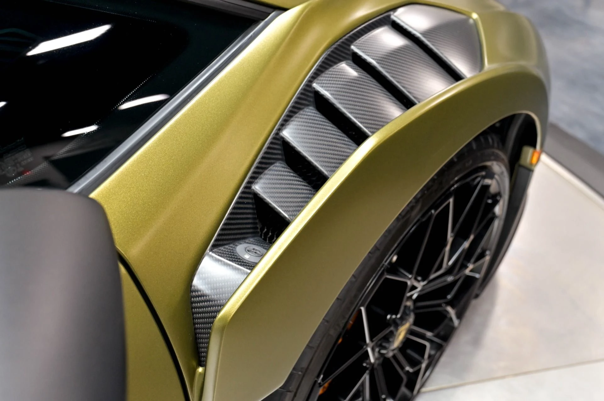 mph051_3428718559_Used_2023_Lamborghini_Huracan_STO_1782768591_ff9a3edc98