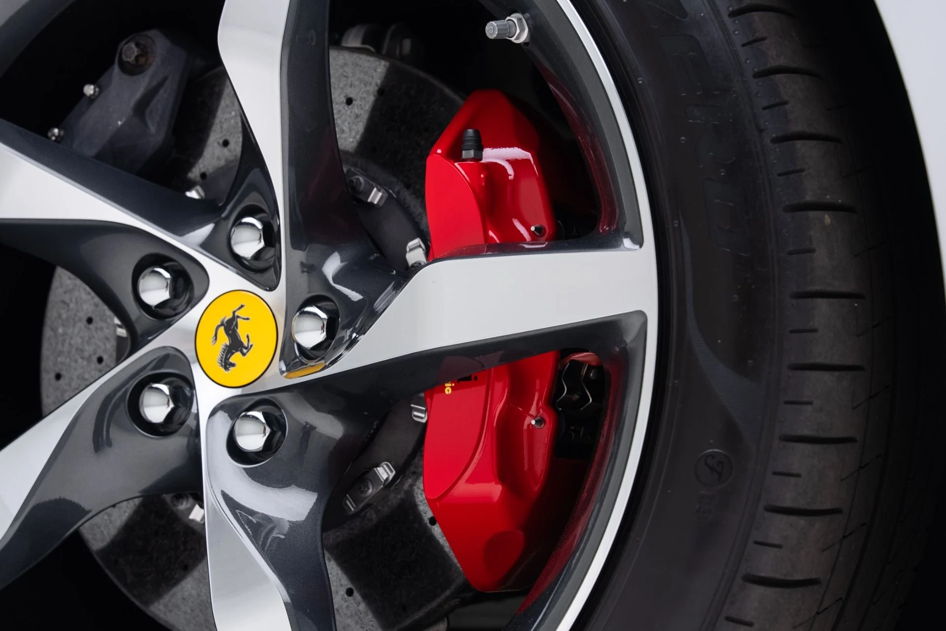 mph051_3447311755_Used_2022_Ferrari_Portofino_M_1771016614_088ec7681a