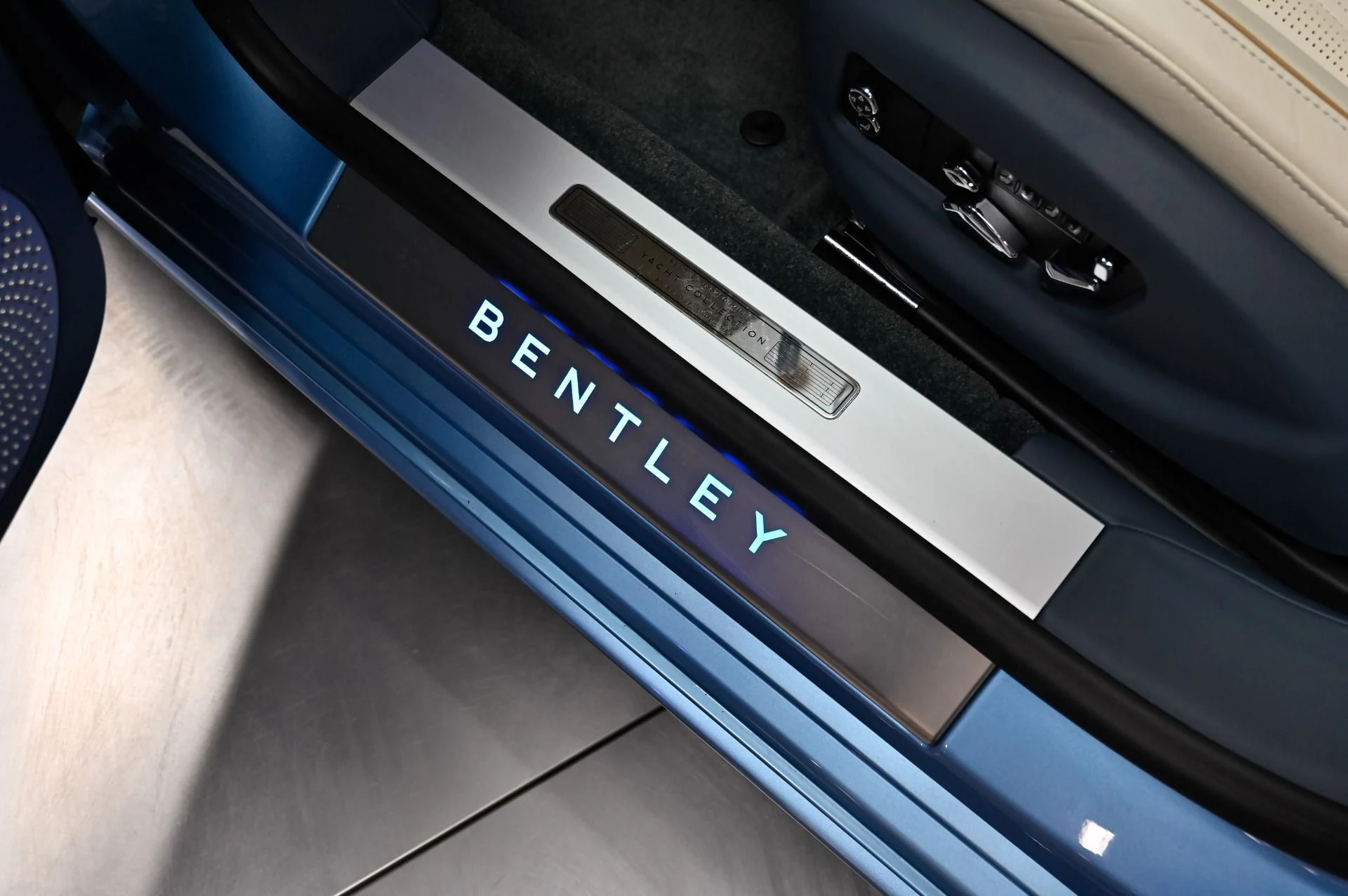mph051_3449003187_Used_2022_Bentley_Flying_Spur_V8_1790876824_36d1b7c4bc