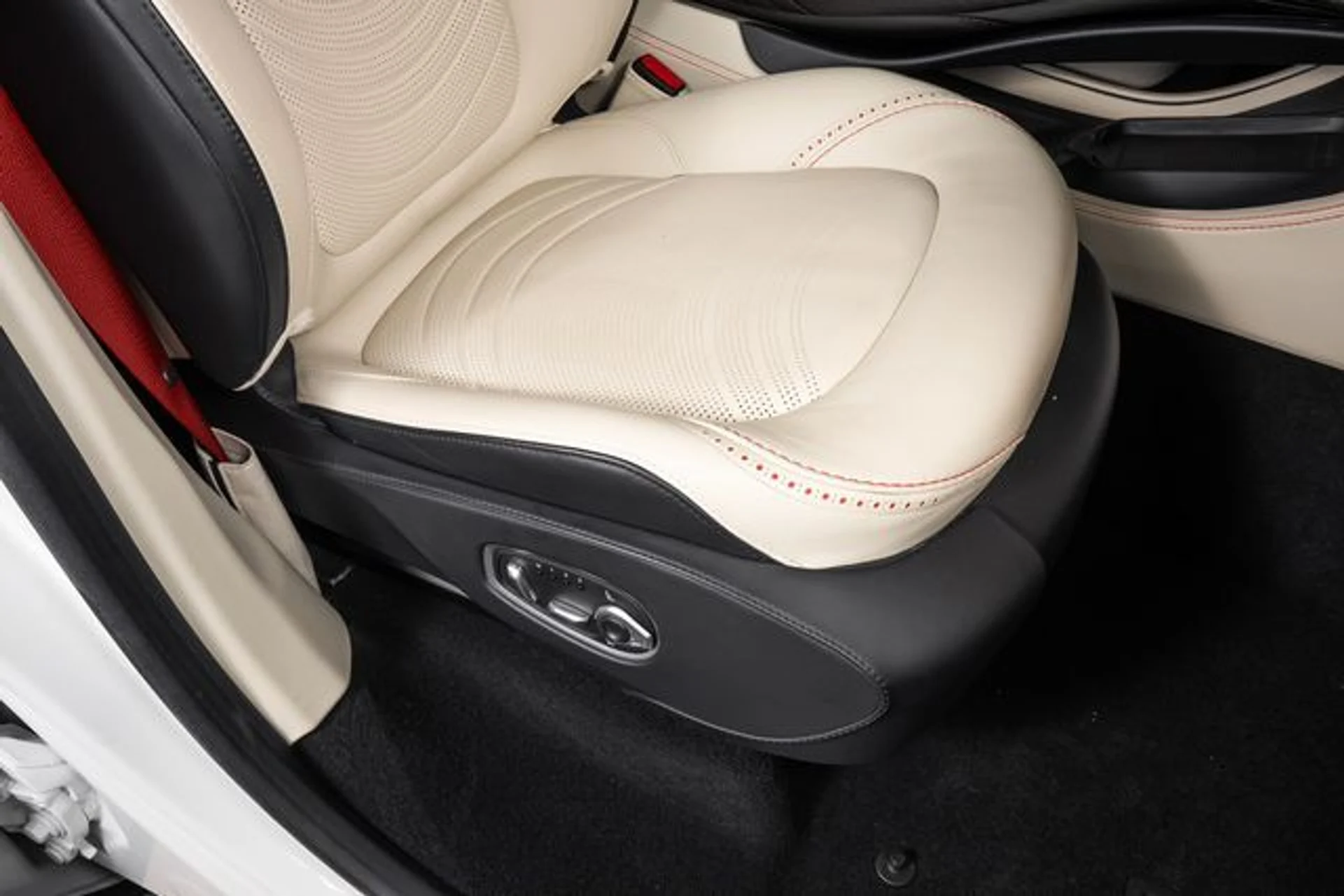 mph051_3458981087_62be17b5be44ff798ff4dd8846a169b4x_eb1e5f569f