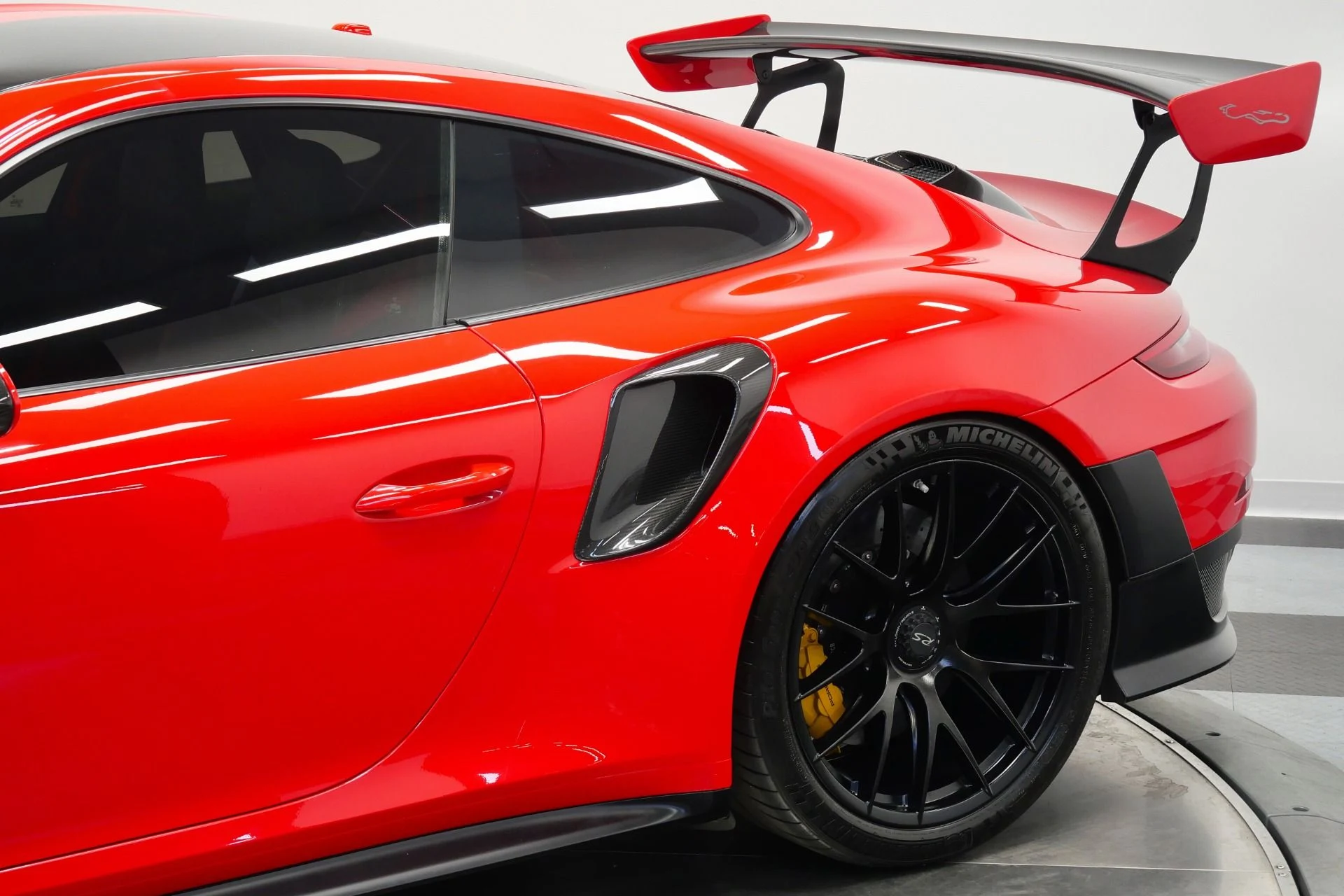 mph051_3467979330_Used_2018_Porsche_911_GT_2_RS_Weissach_Package_Front_Axle_Lift_1770139767_3cadf8a932