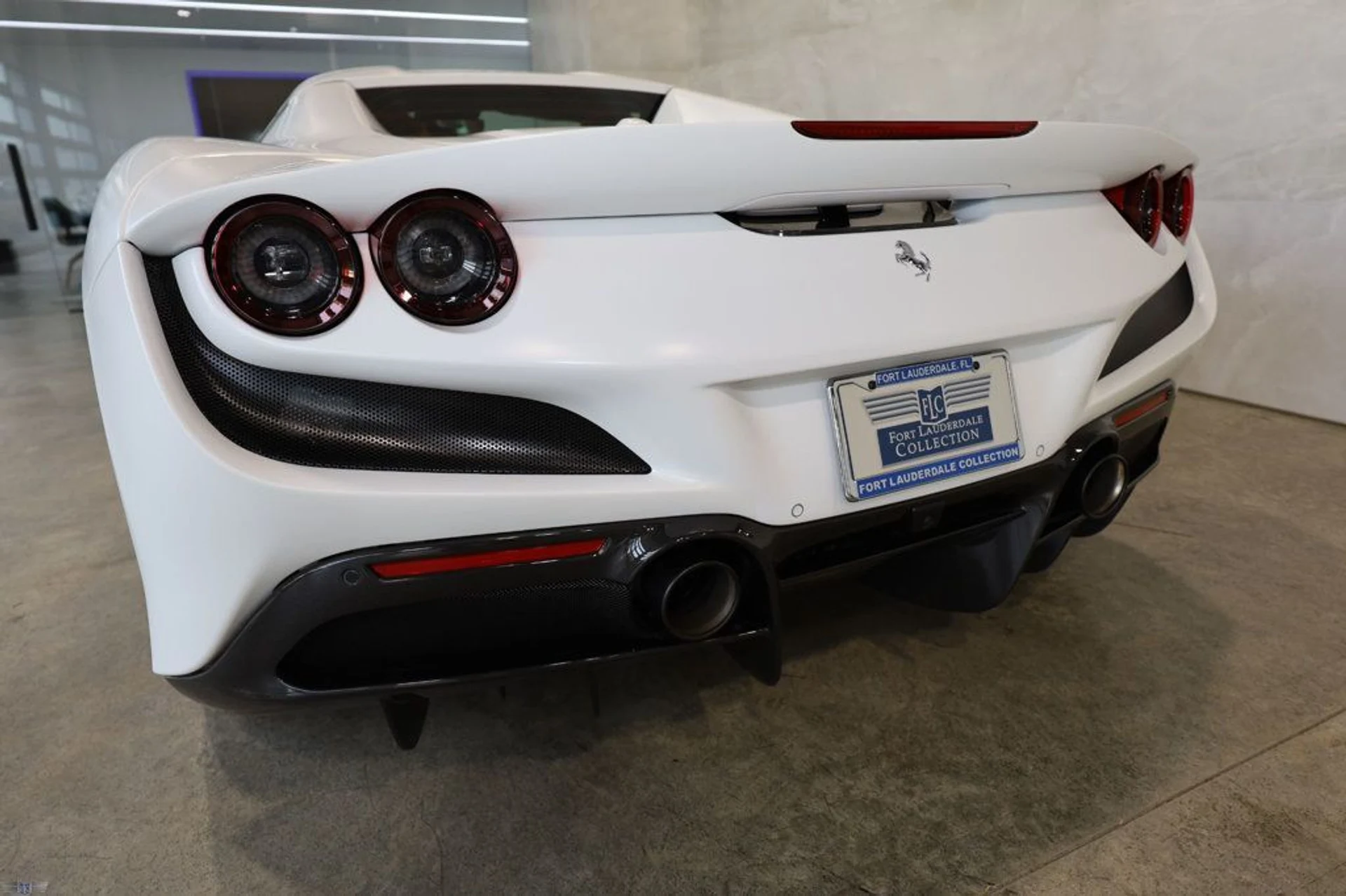 mph051_3499628316_used_2023_ferrari_f8_spider_convertible_9689_22910555_52_1024_4f72bc5a63