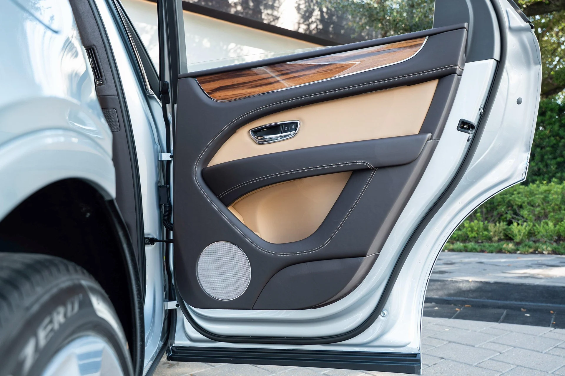 mph051_3500295635_458241672_6903b3d00a044fad19f2ba27_2861c9f393