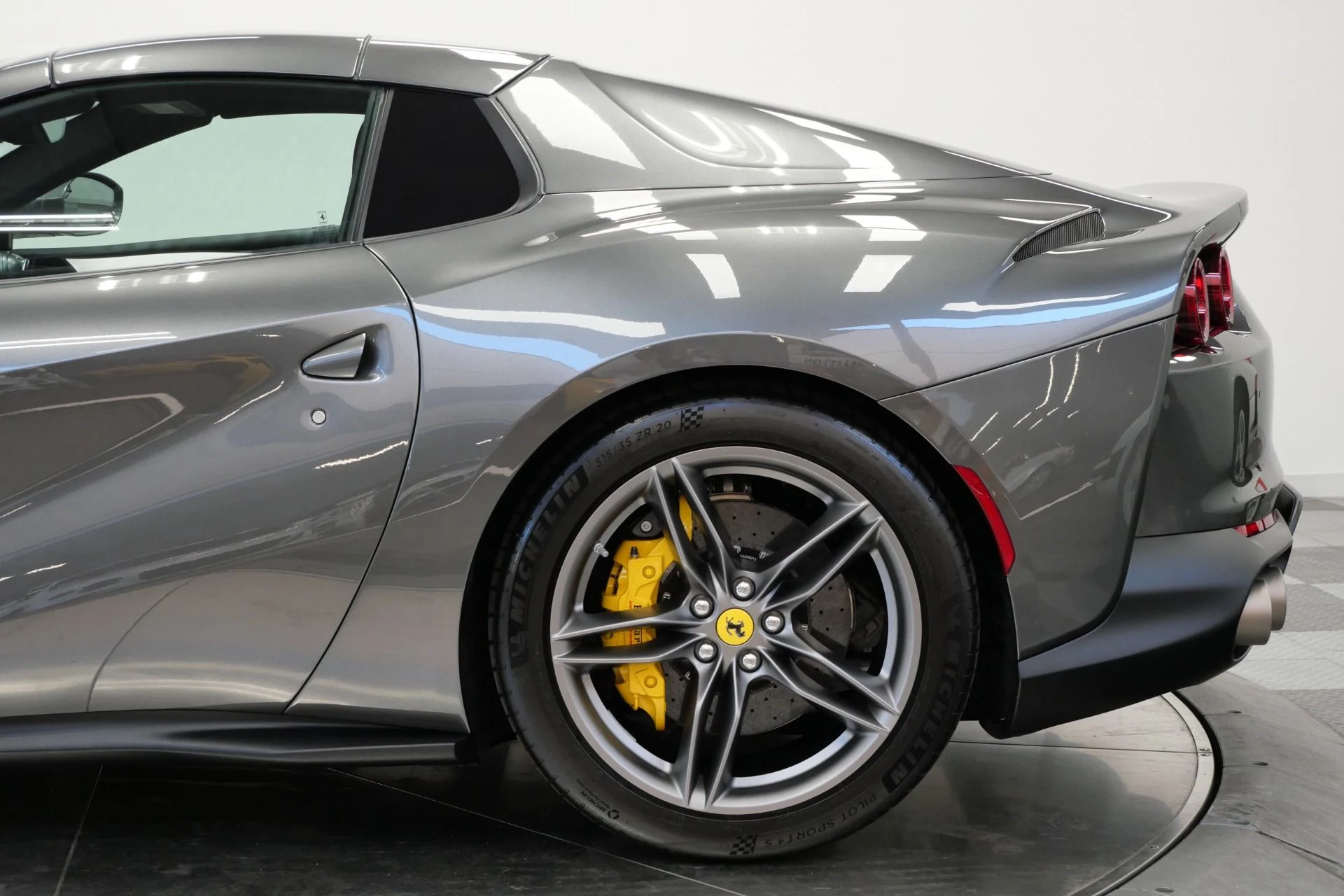 mph051_3544685694_Used_2021_Ferrari_812_GTS_Very_Low_Miles_Classic_Colors_Suspension_Lifter_1788450989_e6595d02f4