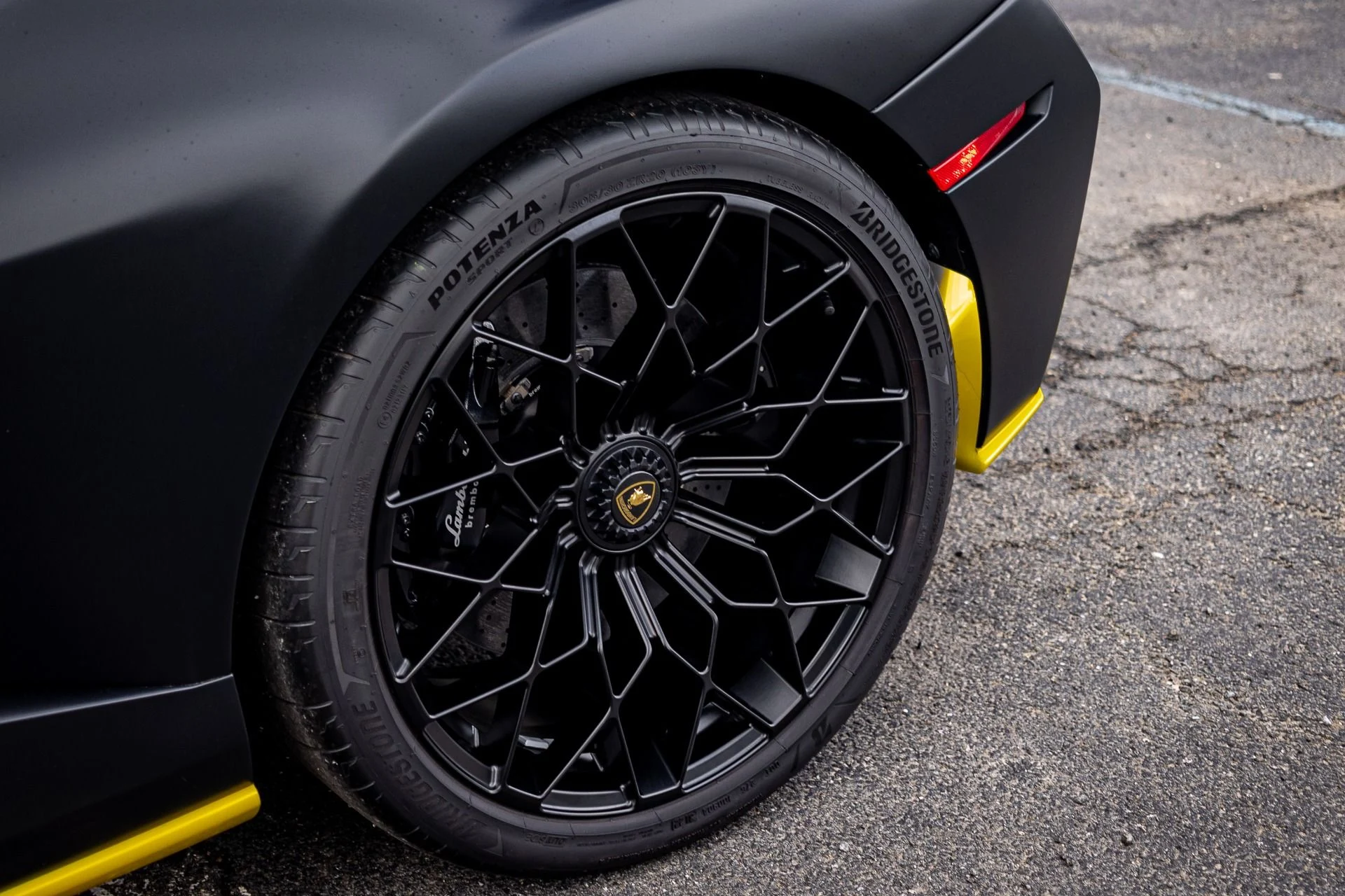 mph051_3546659446_Used_2023_Lamborghini_Huracan_STO_1724257778_7051f739d0