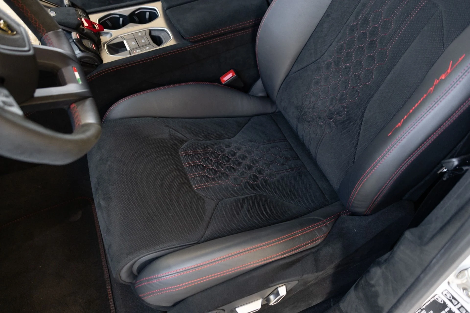 mph051_3564823649_Used_2023_Lamborghini_Urus_Performante_1778699369_06ff2d8ec9