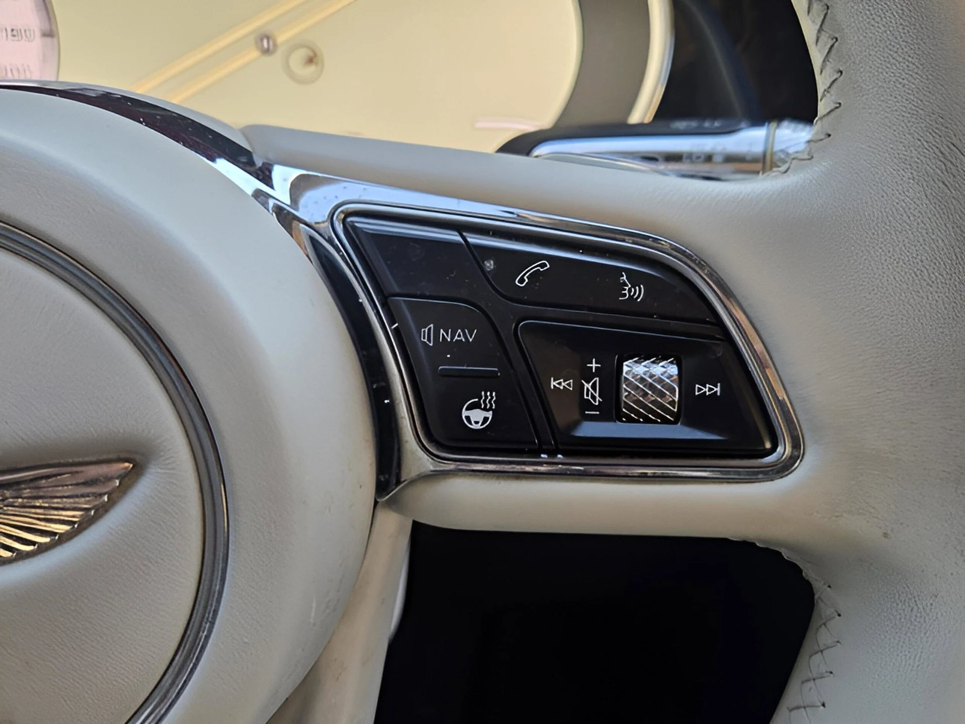 mph051_3568928200_471f846532fe87320ca4d26a48665202x_03e0511292